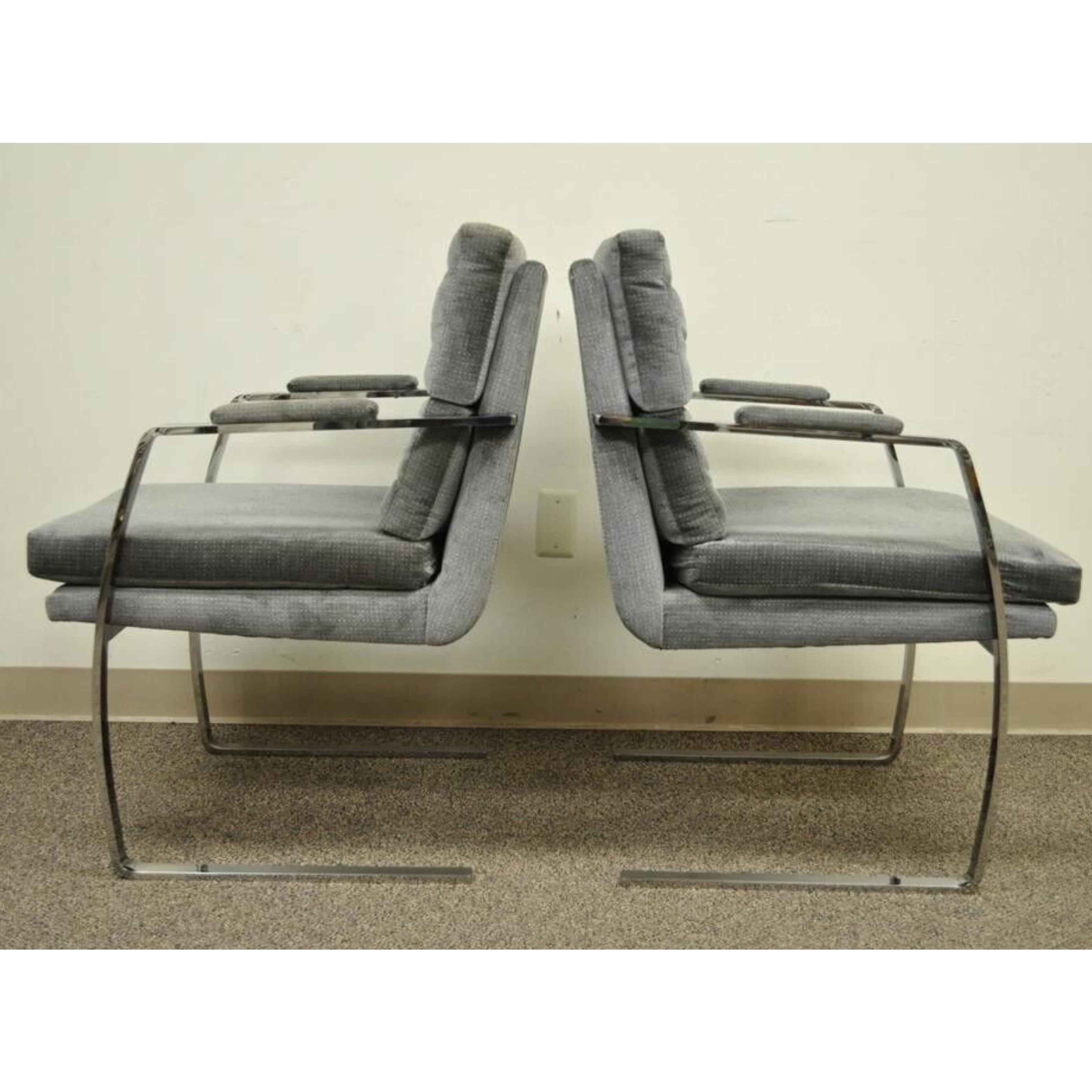 Mid-Century Modern Paire de fauteuils cantilever en acier chromé de style Milo Baughman, mi-siècle moderne en vente