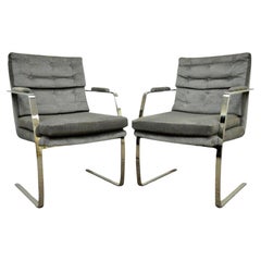 Paire de fauteuils cantilever en acier chromé de style Milo Baughman, mi-siècle moderne