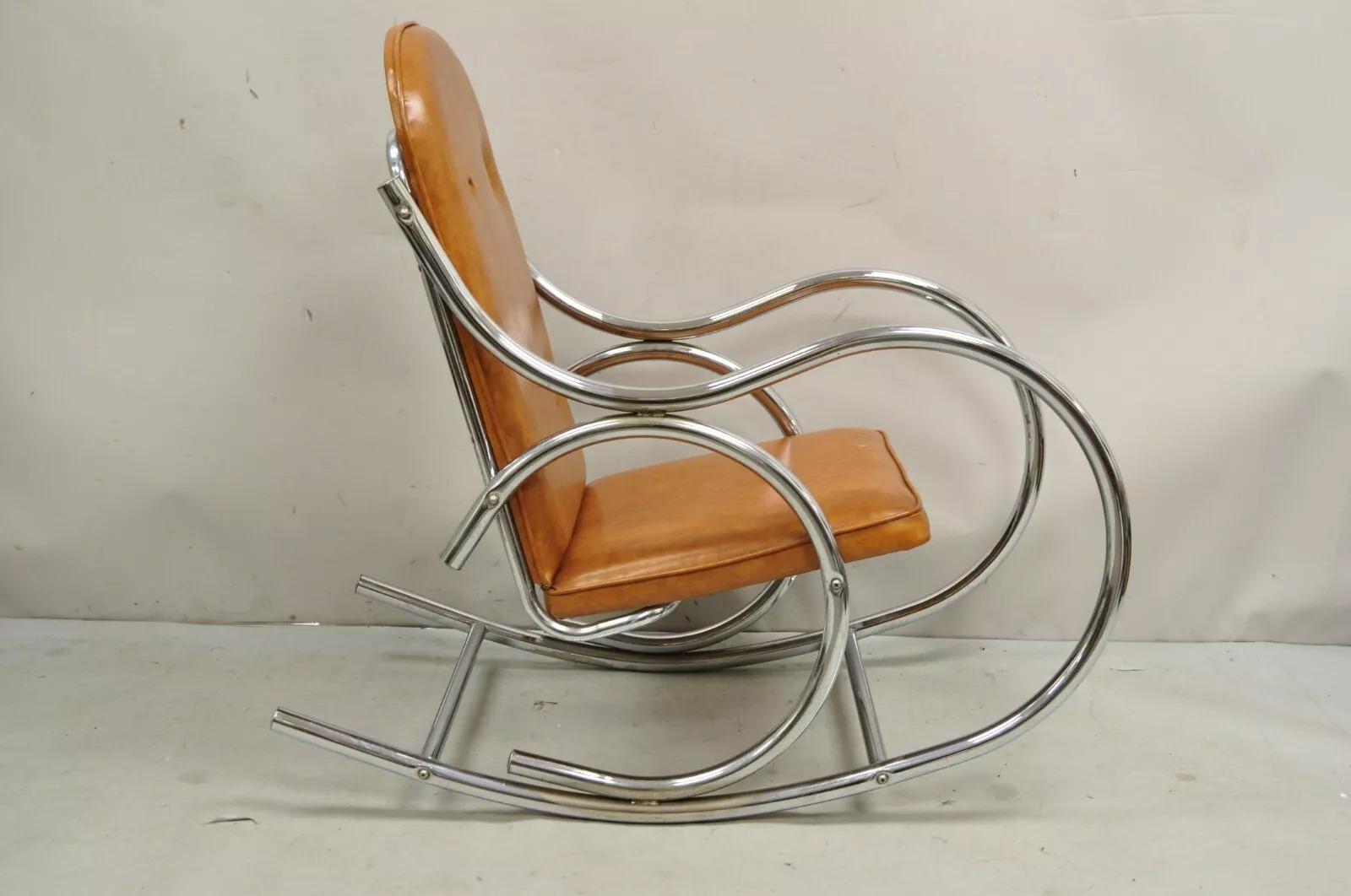 Sedia a dondolo Thonet cromata in stile Milo Baughman del Vintage By. Circa alla fine del XX secolo. Misure: 39