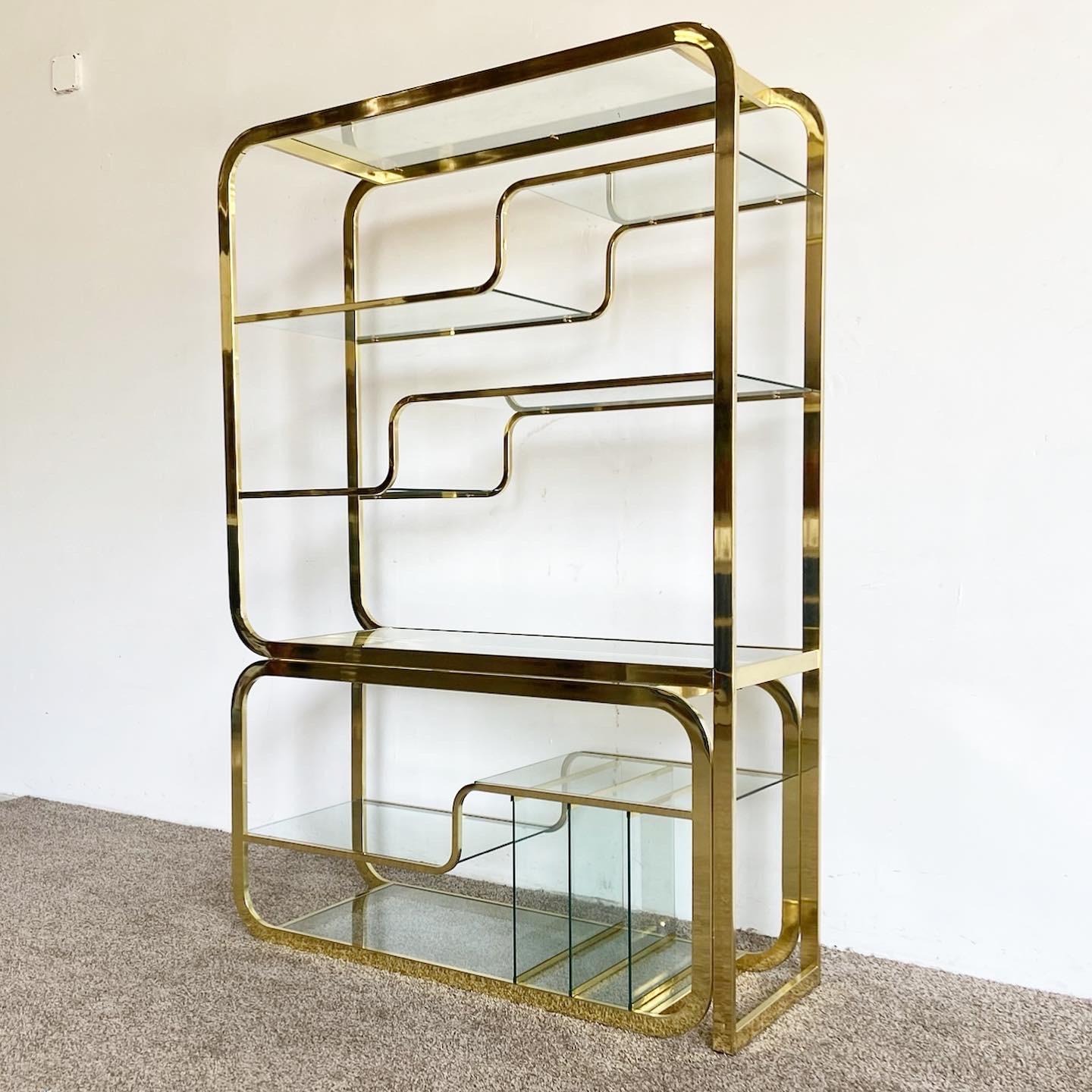 Mid-Century Modern Milo Baughman Style Expandable Gold and Glass Etagere In Good Condition In Delray Beach, FL