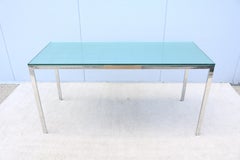 Tavolo da scrivania/pranzo in vetro e acciaio inossidabile in stile Milo Baughman, moderno e di metà secolo