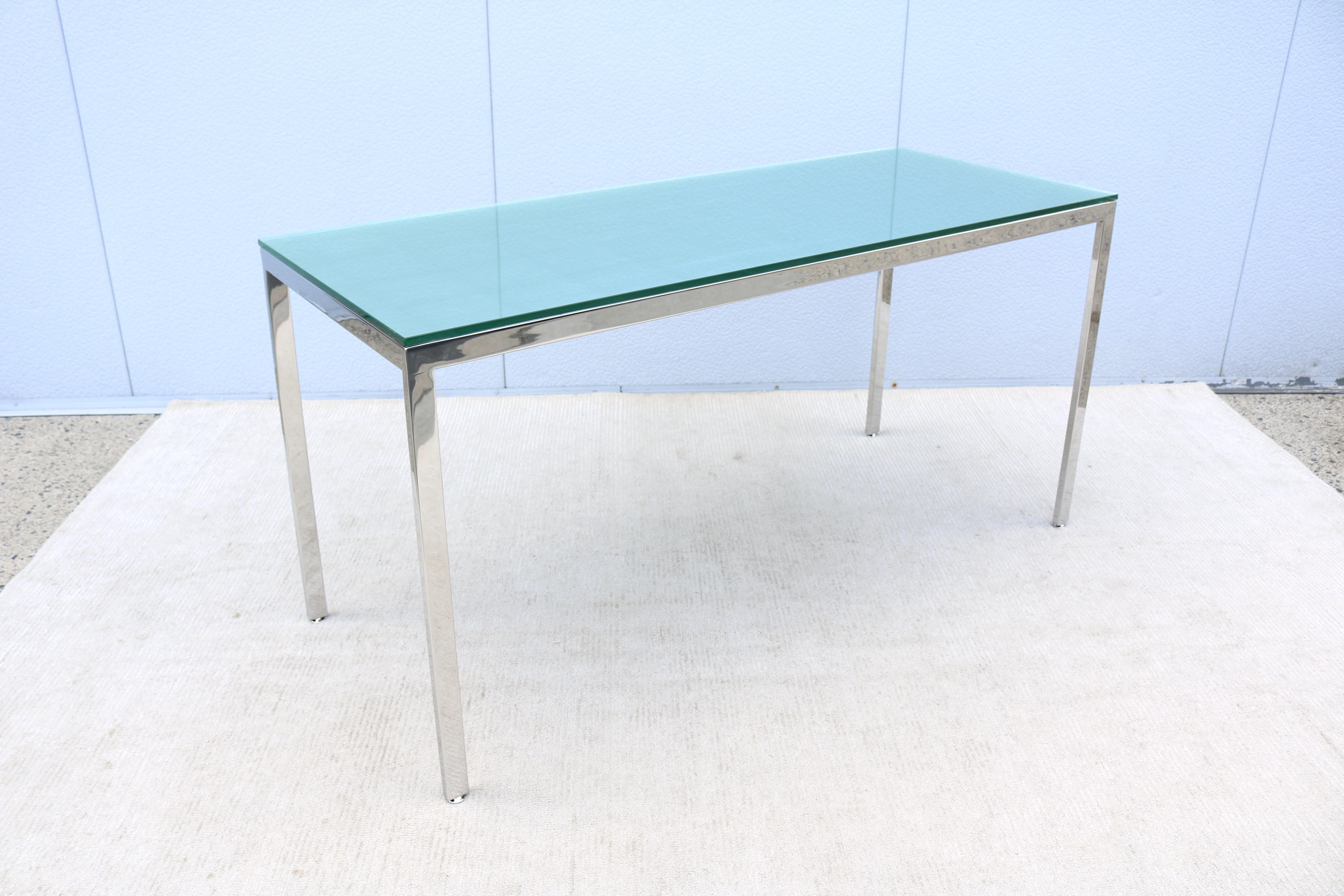 Table de bureau/table de salle à manger de style Milo Baughman en verre et acier inoxydable, mi-siècle moderne en vente 1
