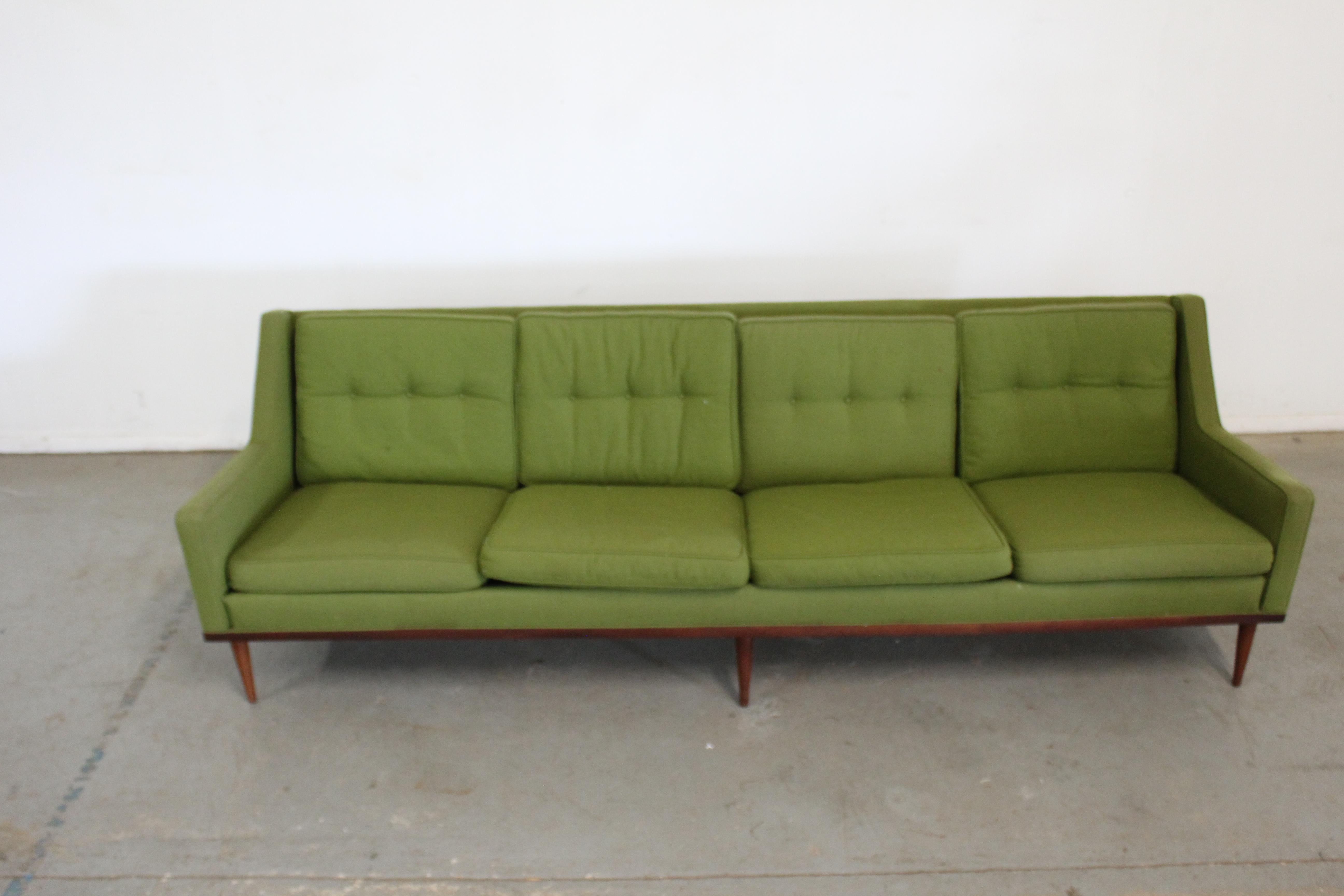 Mid-Century Modern Milo Baughman Stil Bleistift-Sofa mit gespreizten Beinen 93