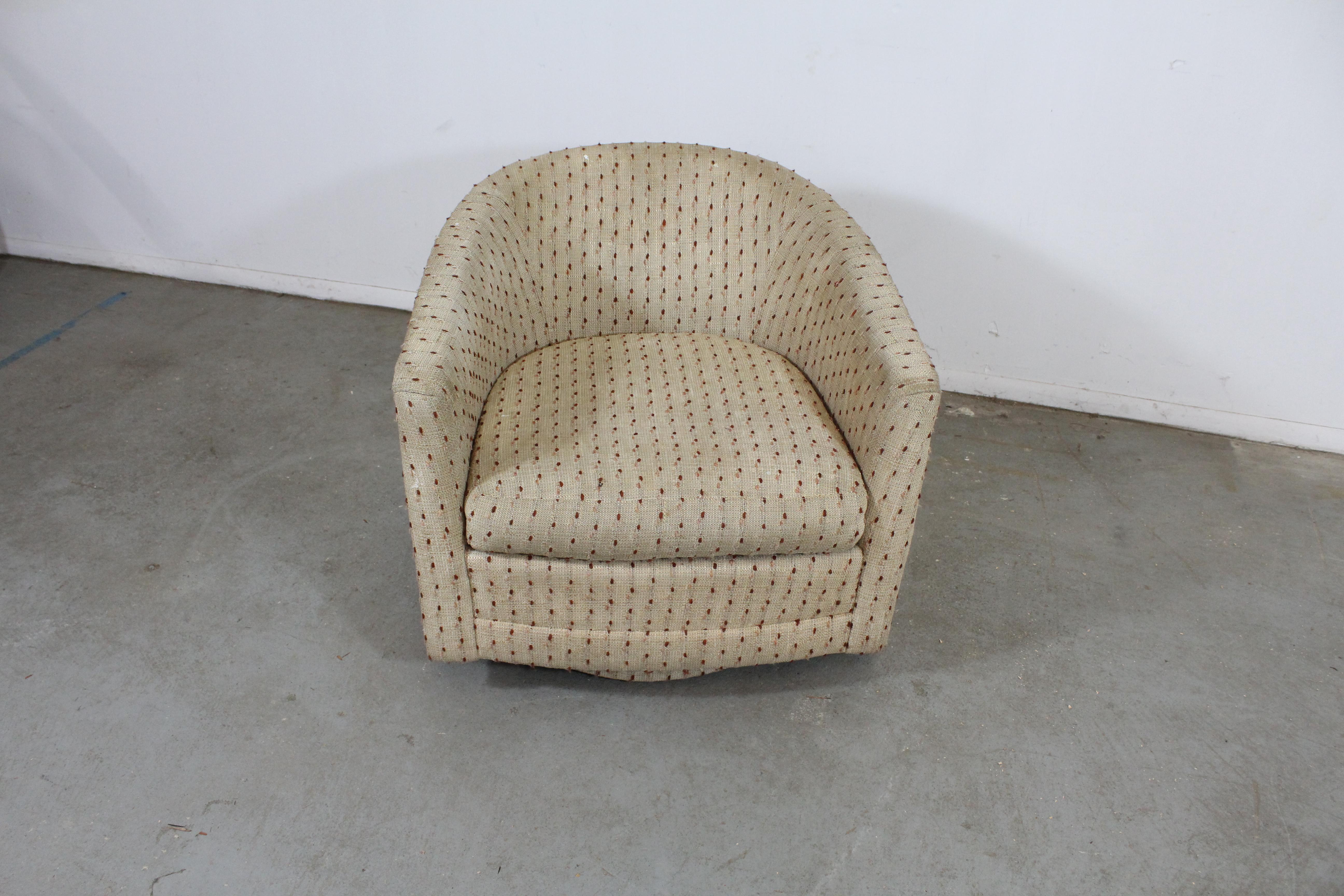American Mid-Century Modern Milo Baughman Style Precedent Swivel Club Chair