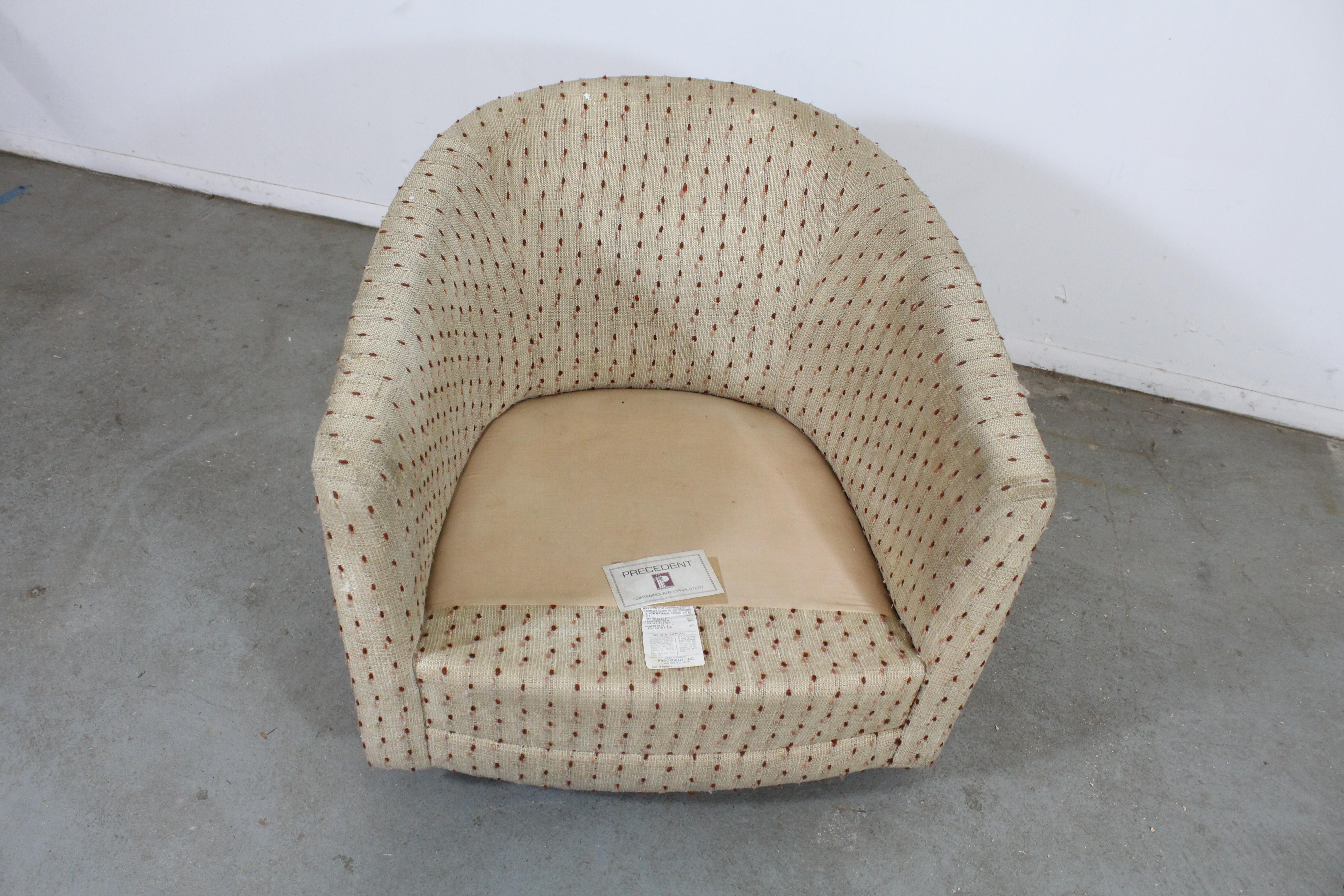 20th Century Mid-Century Modern Milo Baughman Style Precedent Swivel Club Chair