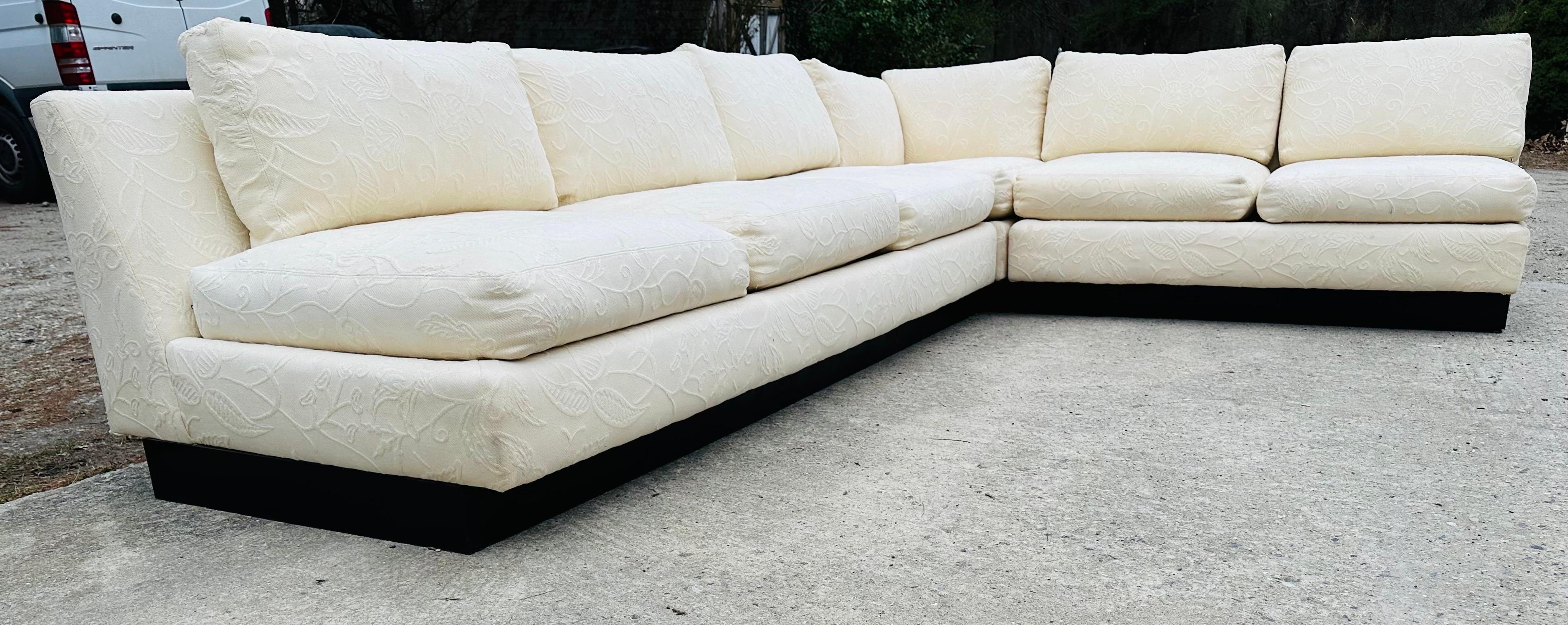 Mid-Century Modern Milo Baughman Style Sectional Sofa In Good Condition In Clarksboro, NJ