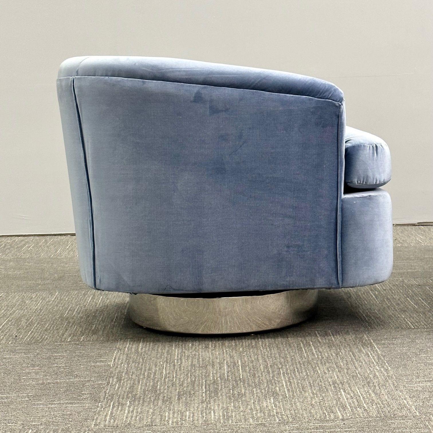 Mid-Century Modern Milo Baughman Style Swivel Chairs, Chrome Base, Blue Mohair For Sale 4