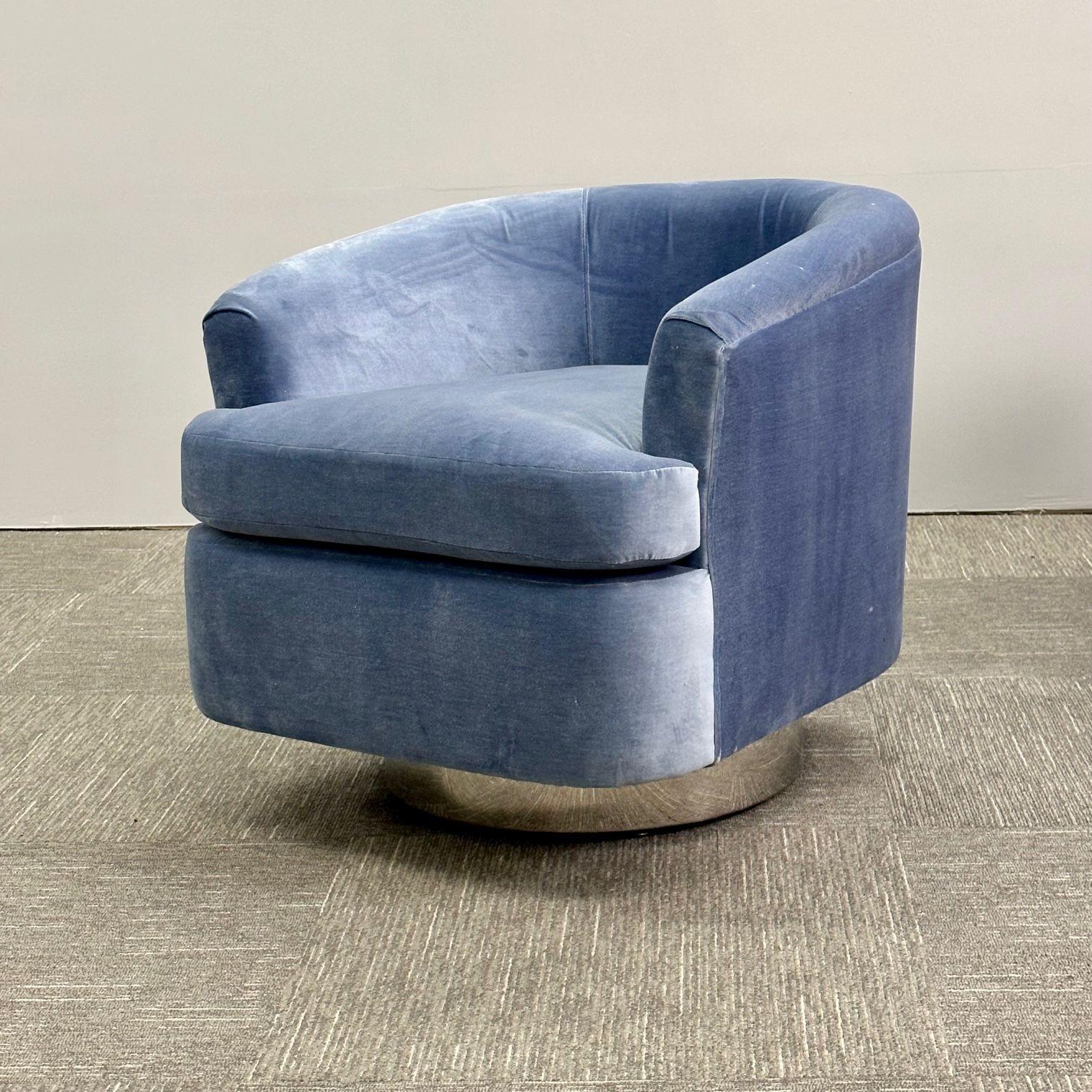 Mid-Century Modern Milo Baughman Style Swivel Chairs, Chrome Base, Blue Mohair For Sale 3