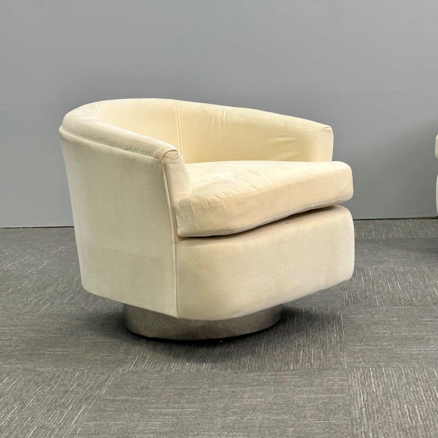 Contemporary Mid-Century Modern Milo Baughman Style Swivel Chairs, Chrome Base, Cream Mohair For Sale