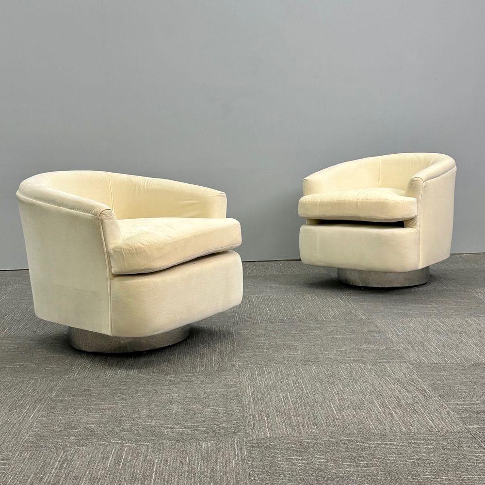 Mid-Century Modern Milo Baughman Style Swivel Chairs, Chrome Base, Green Velvet 4