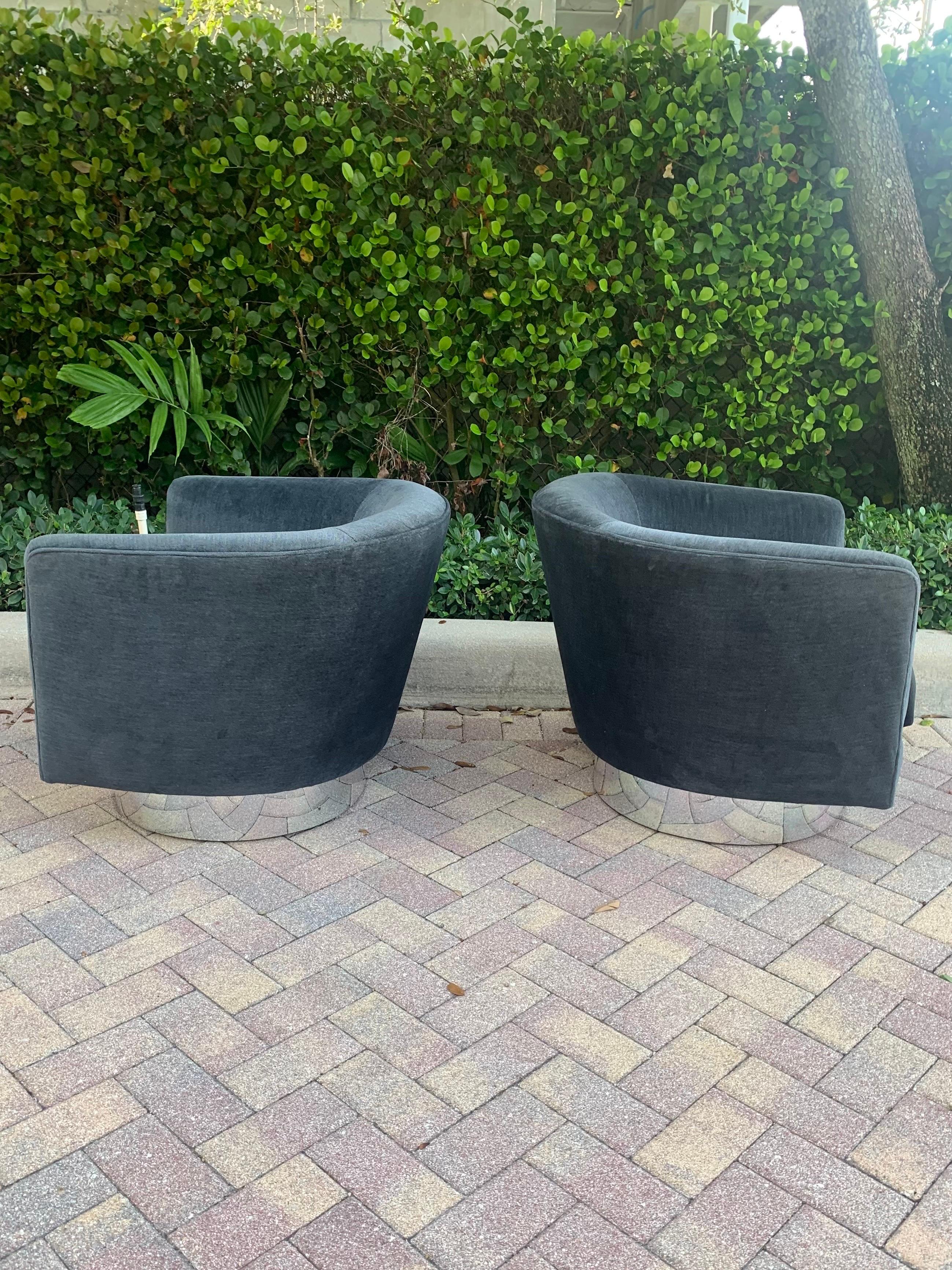 American Mid-Century Modern Milo Baughman Style Swivel Lounge Chairs