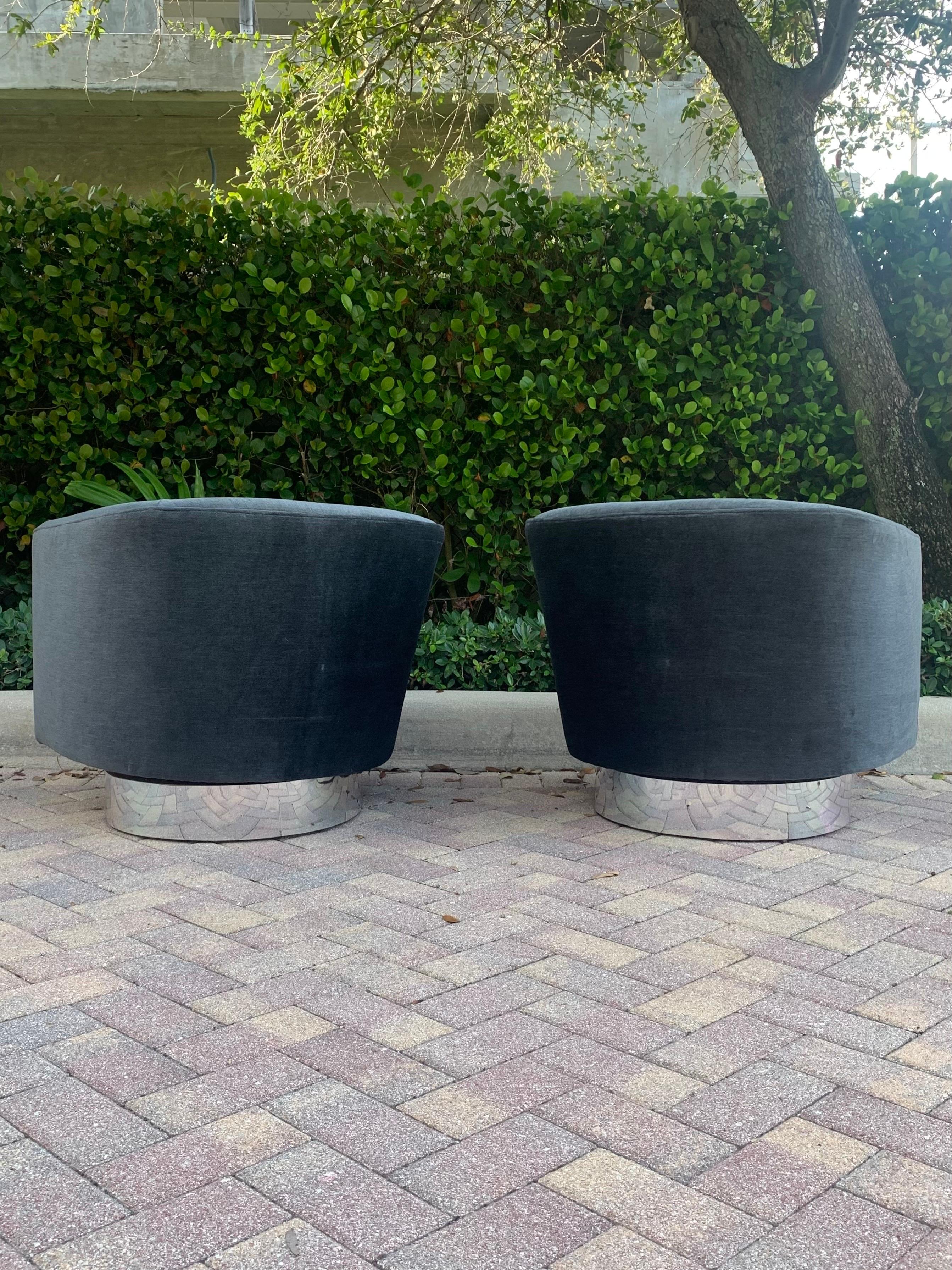 Mid-Century Modern Milo Baughman Style Swivel Lounge Chairs In Good Condition In Boynton Beach, FL