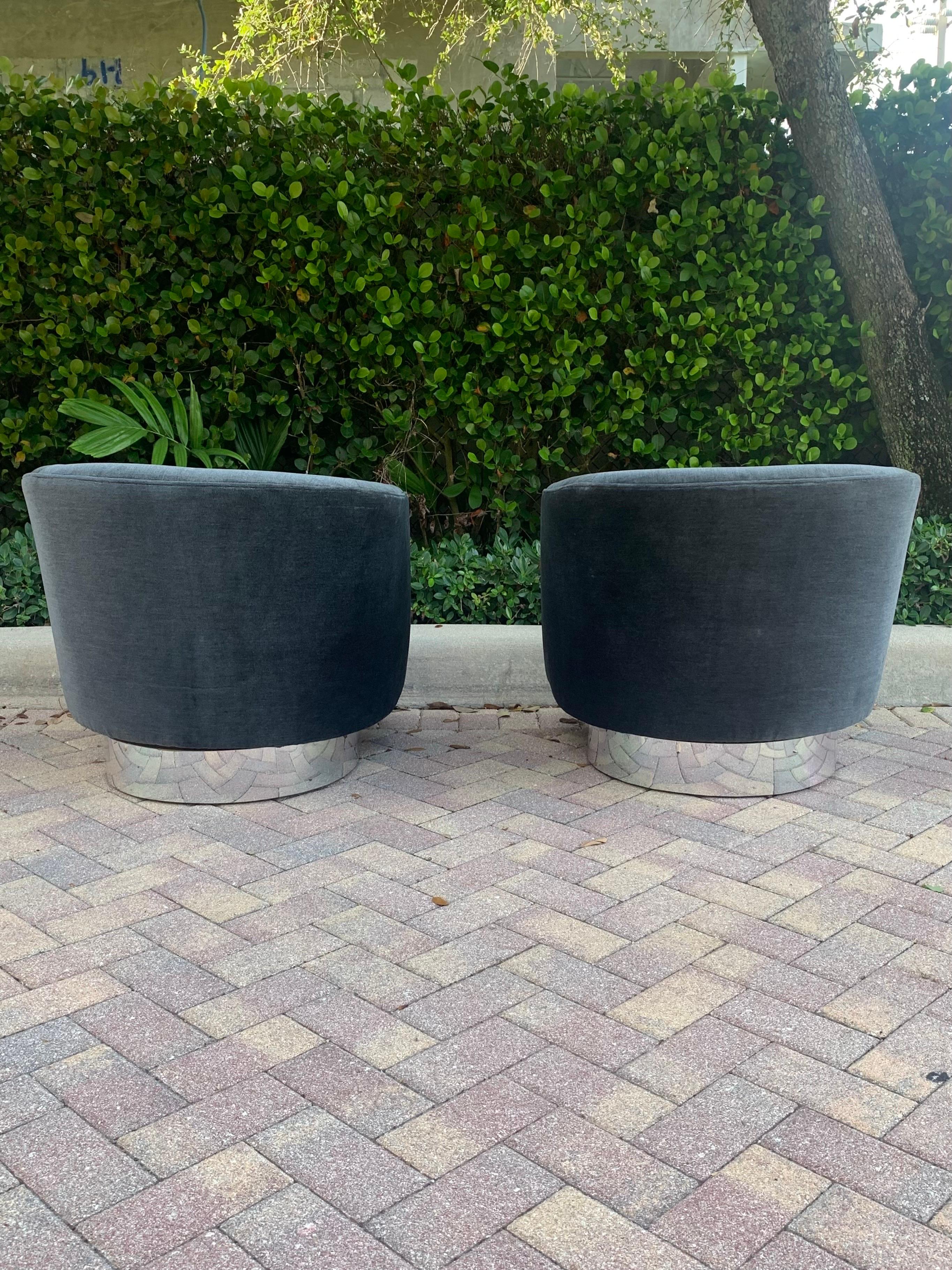 20th Century Mid-Century Modern Milo Baughman Style Swivel Lounge Chairs