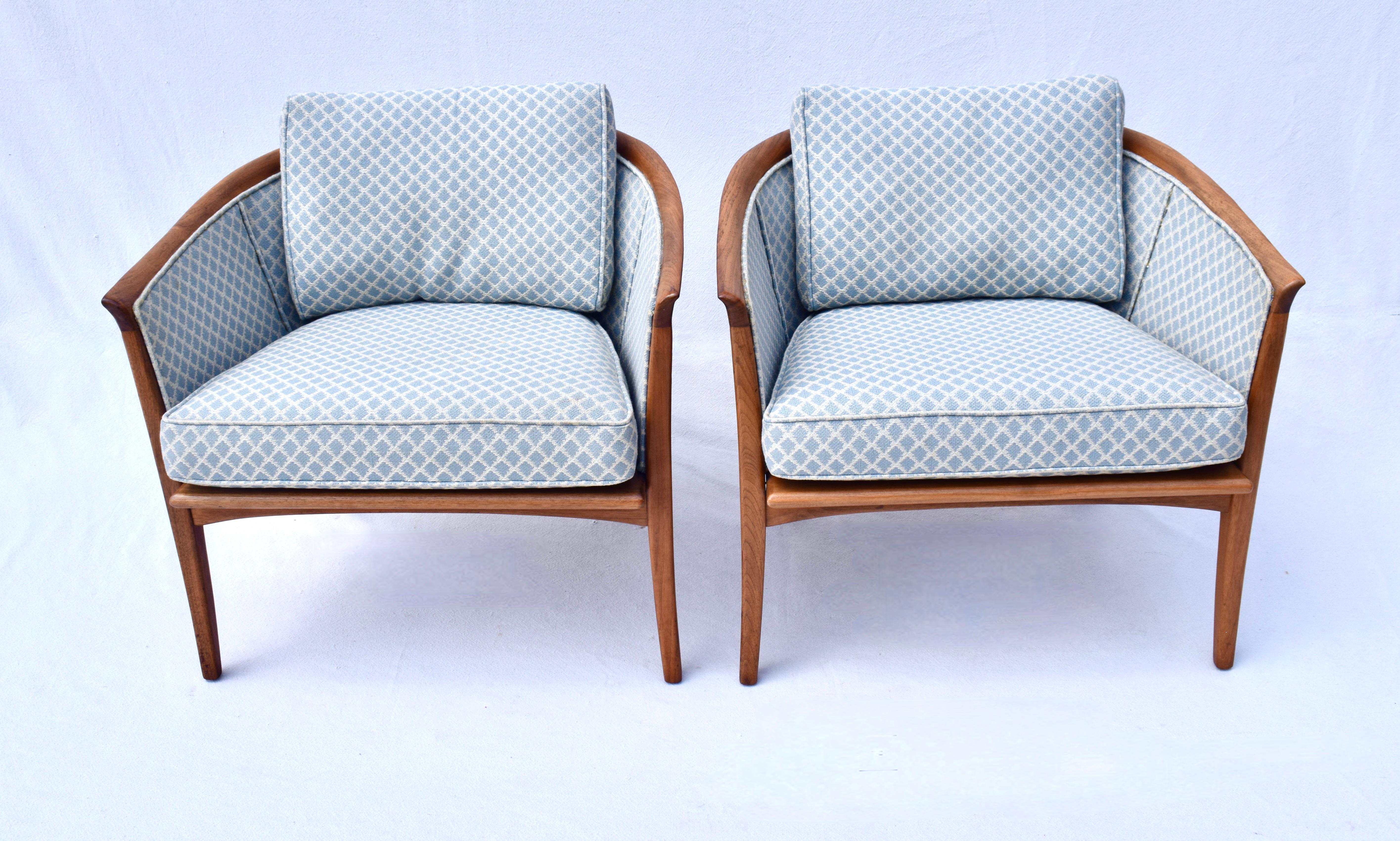 Scarcely seen Mid-Century Modern Milo Baughman Thayer Coggin barrel back walnut club lounge chairs upholstered in all original blue & white trellis brocade. Seat: 17