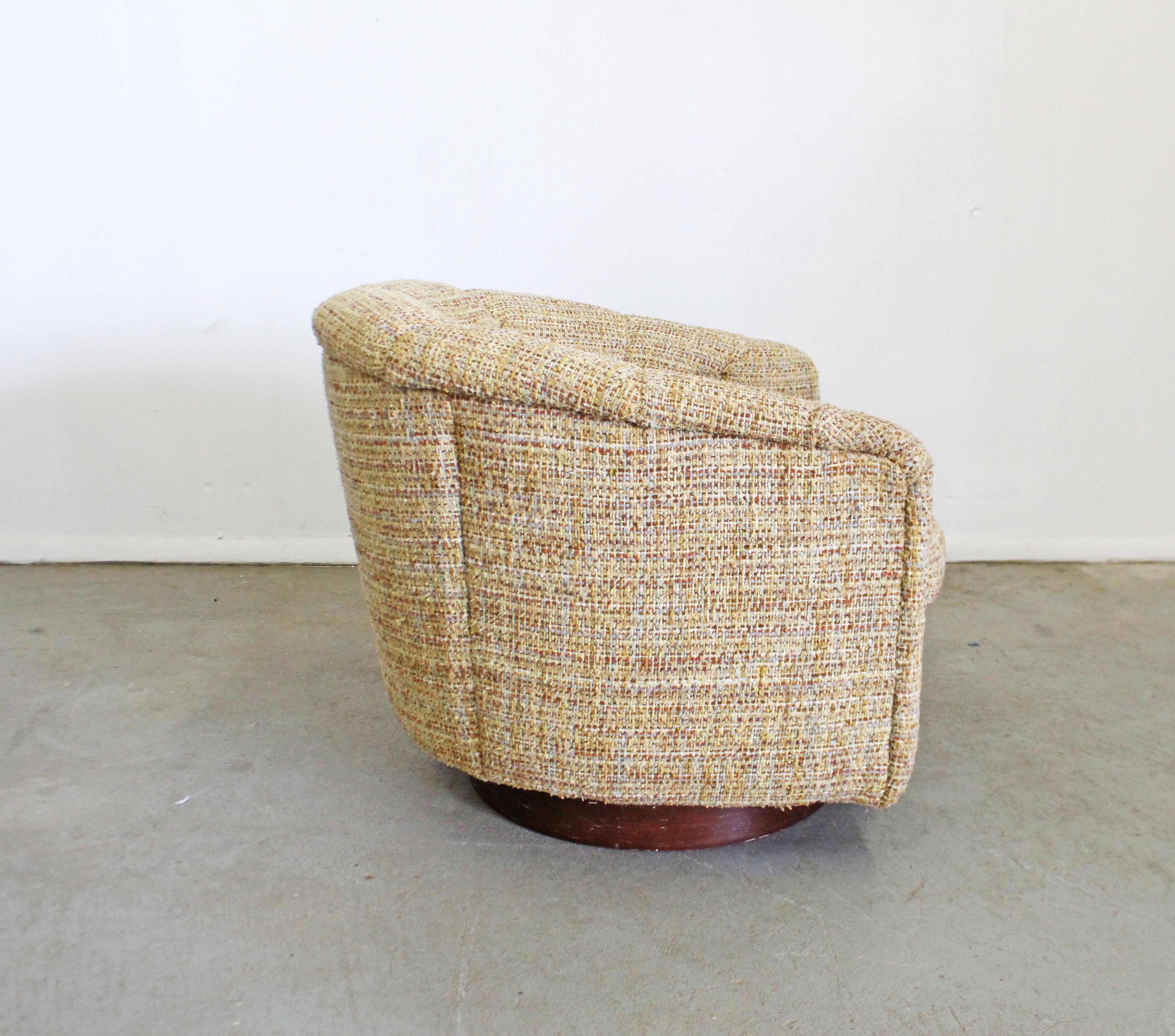 Mid-Century Modern Thayer Coggin Milo Baughman Swivel Rocker Club Chair In Good Condition In Wilmington, DE