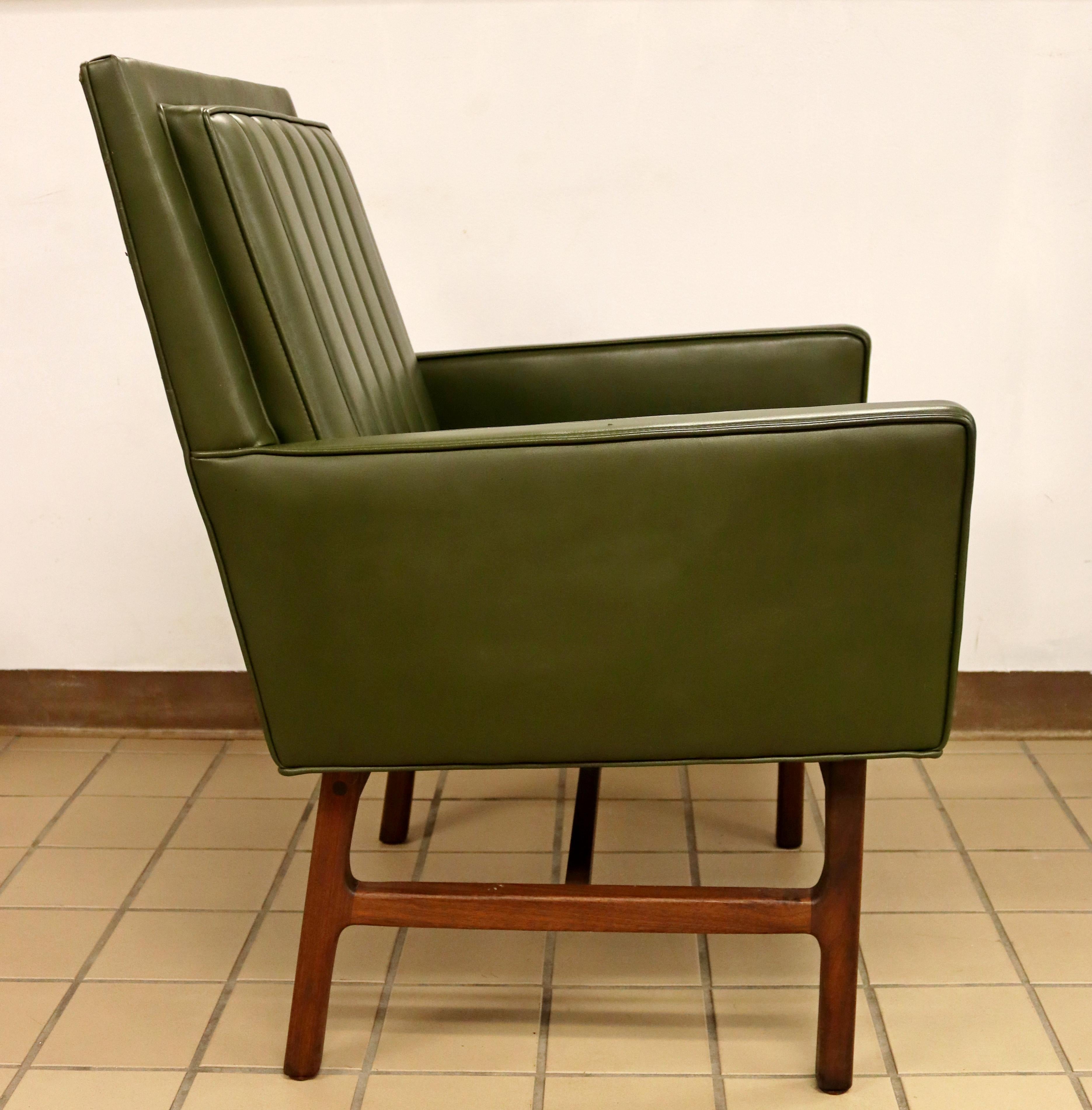 Mid-Century Modern Milo Baughman Thayer Coggin Walnut Lounge Accent Chair 1960s In Good Condition In Keego Harbor, MI