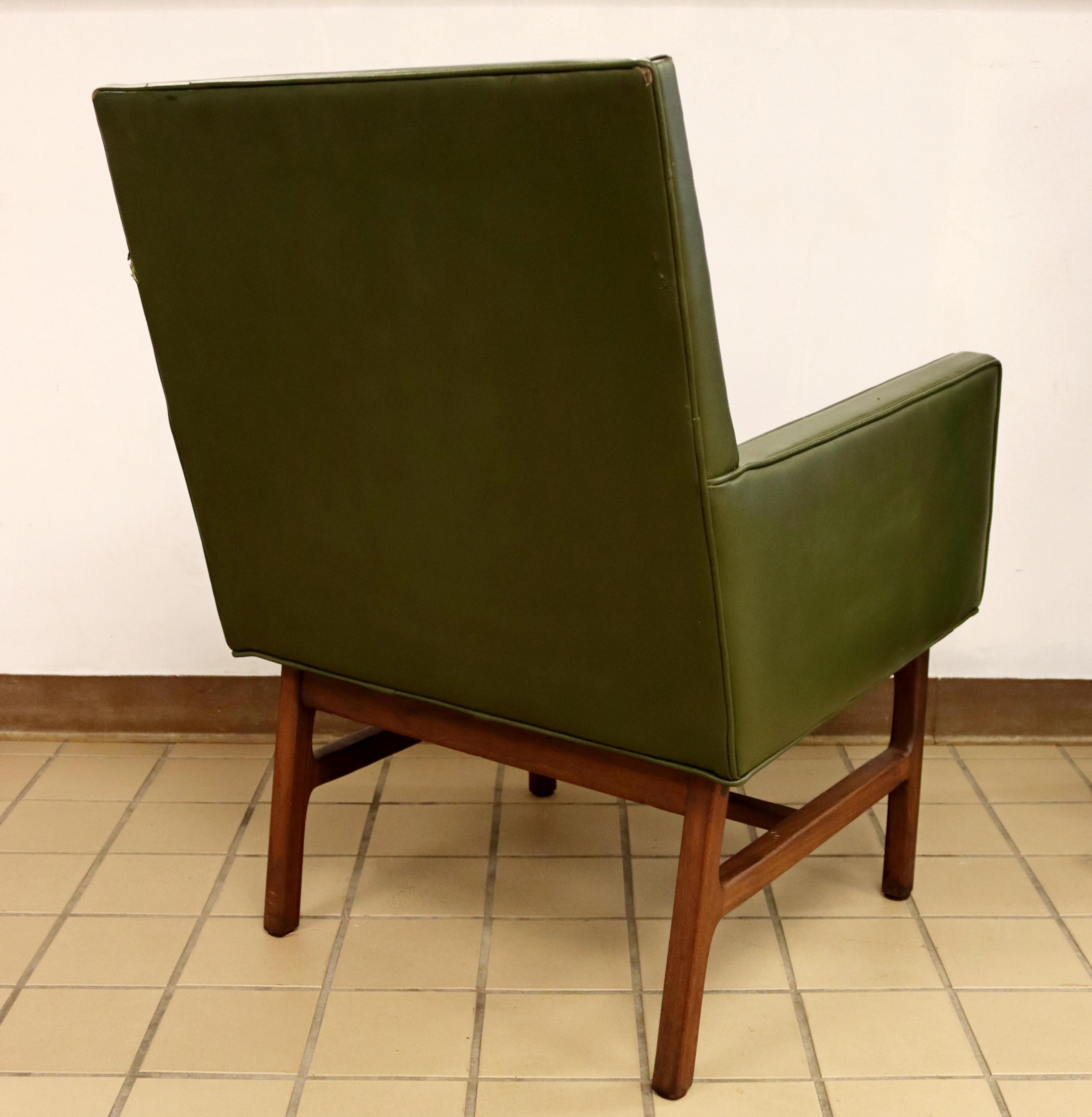 Mid-20th Century Mid-Century Modern Milo Baughman Thayer Coggin Walnut Lounge Accent Chair 1960s
