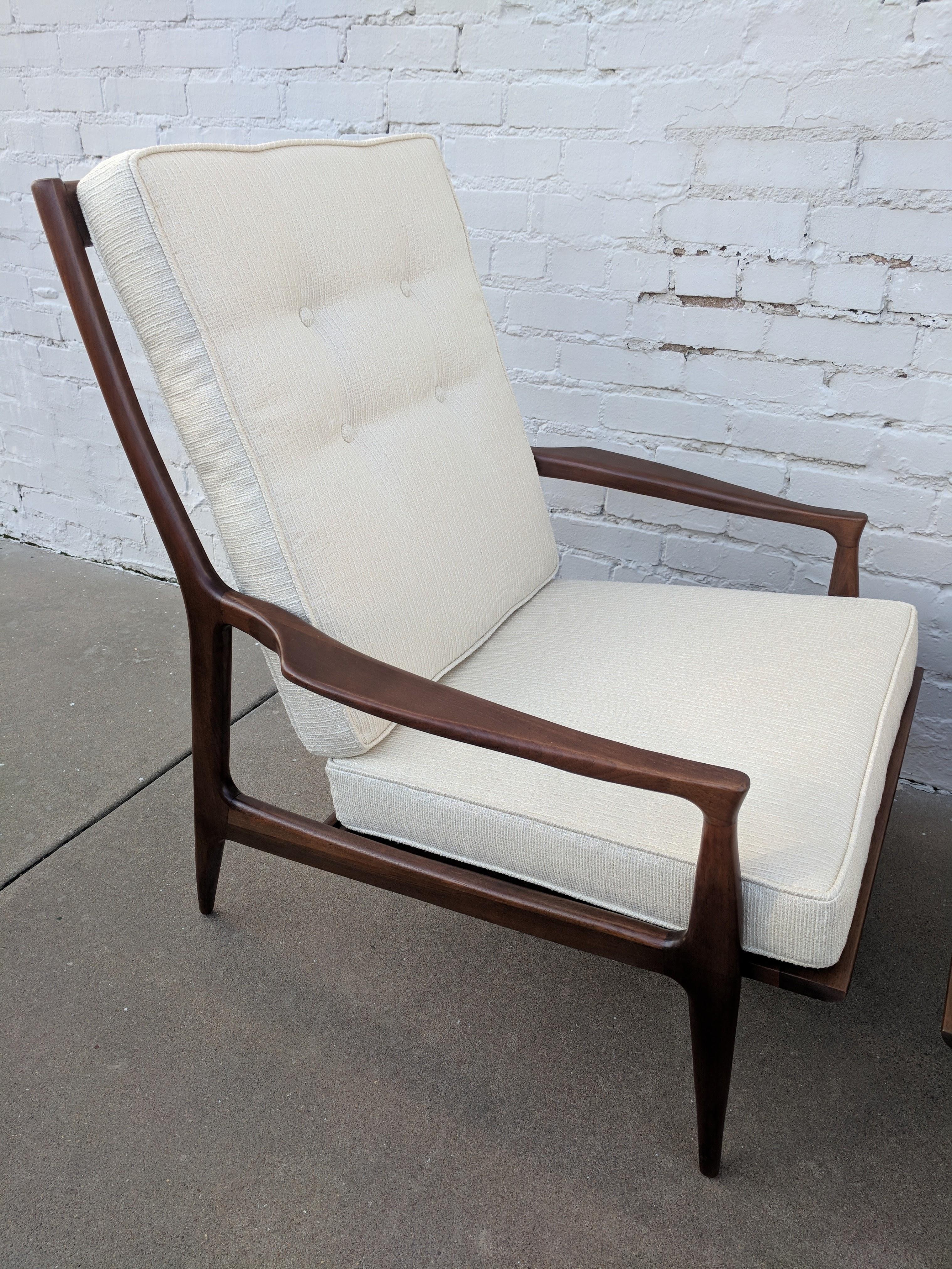 Mid Century Modern Milo Baughman Walnut Lounge Chairs For Sale 5