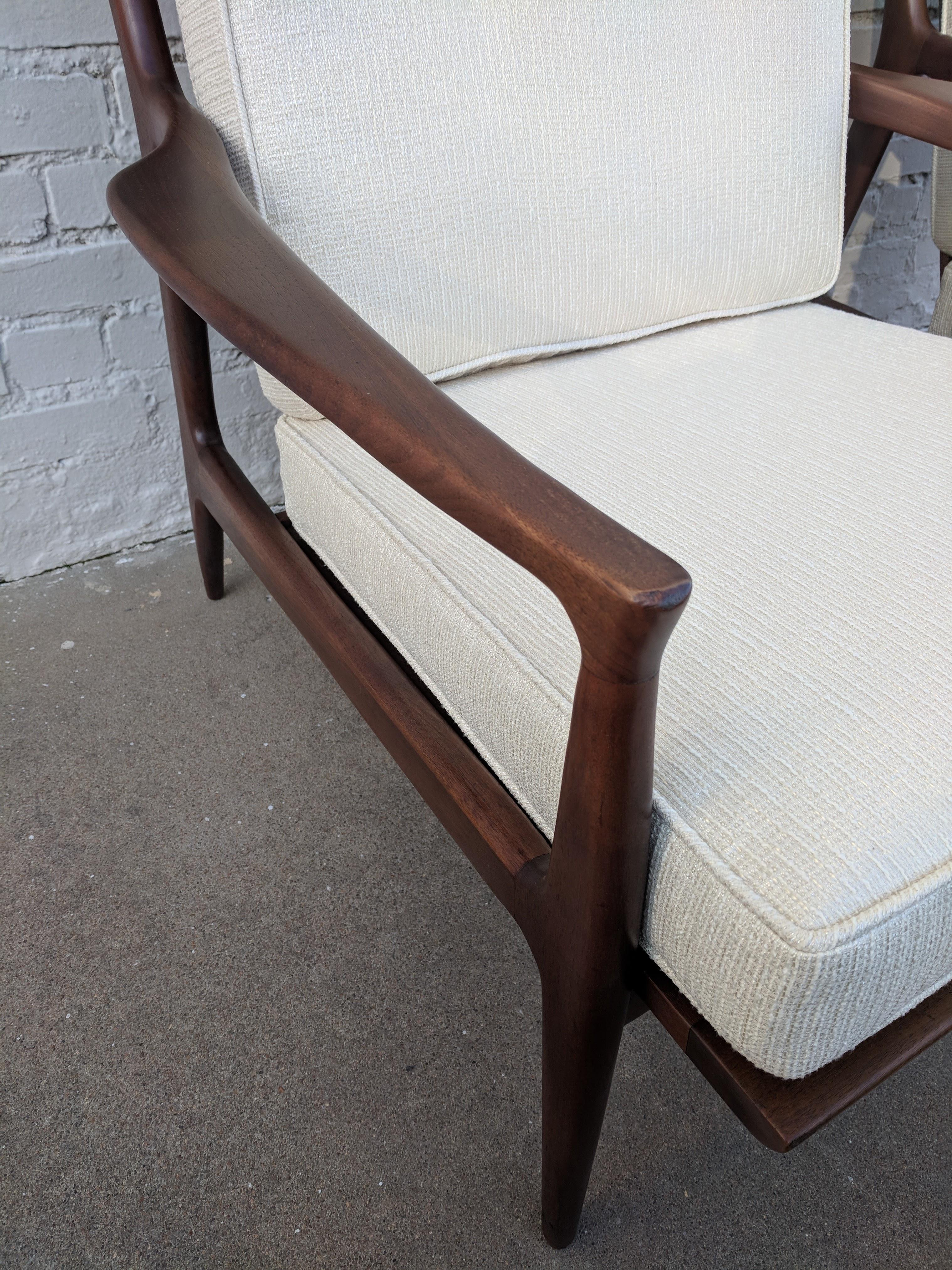 20th Century Mid Century Modern Milo Baughman Walnut Lounge Chairs For Sale