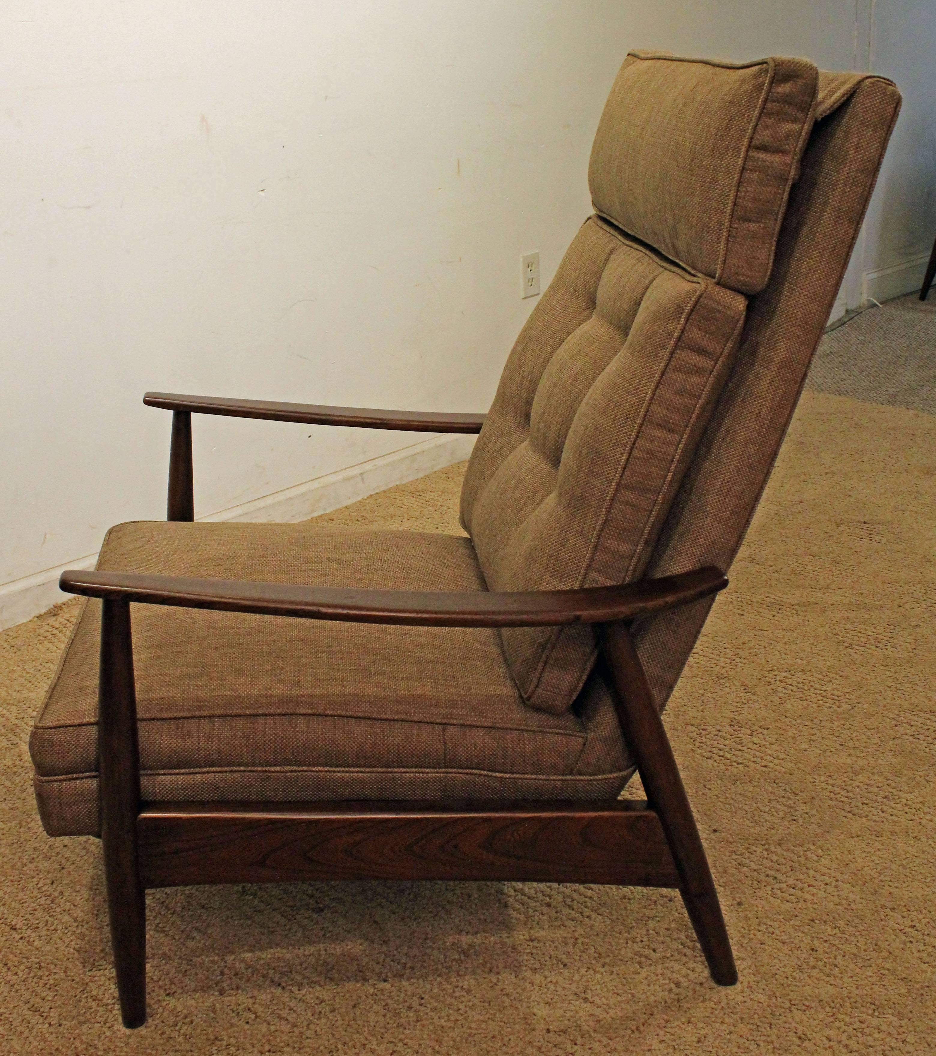 Upholstery Mid-Century Modern Milo Baughman Walnut Recliner Lounge Chair