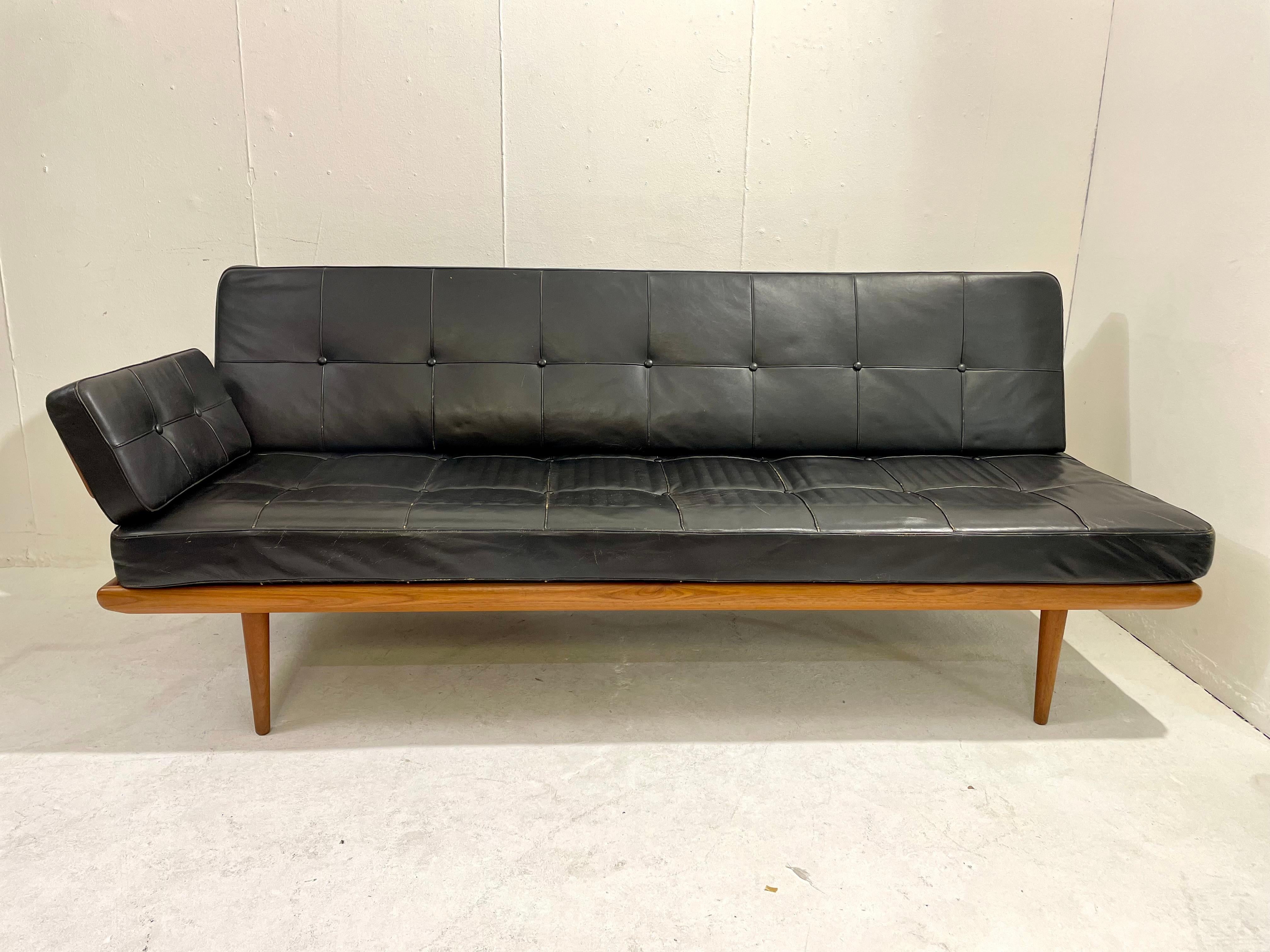 Leather Mid-Century Modern Minerva Sofa by Peter Hvidt & Orla Mølgaard Nielsen For Sale