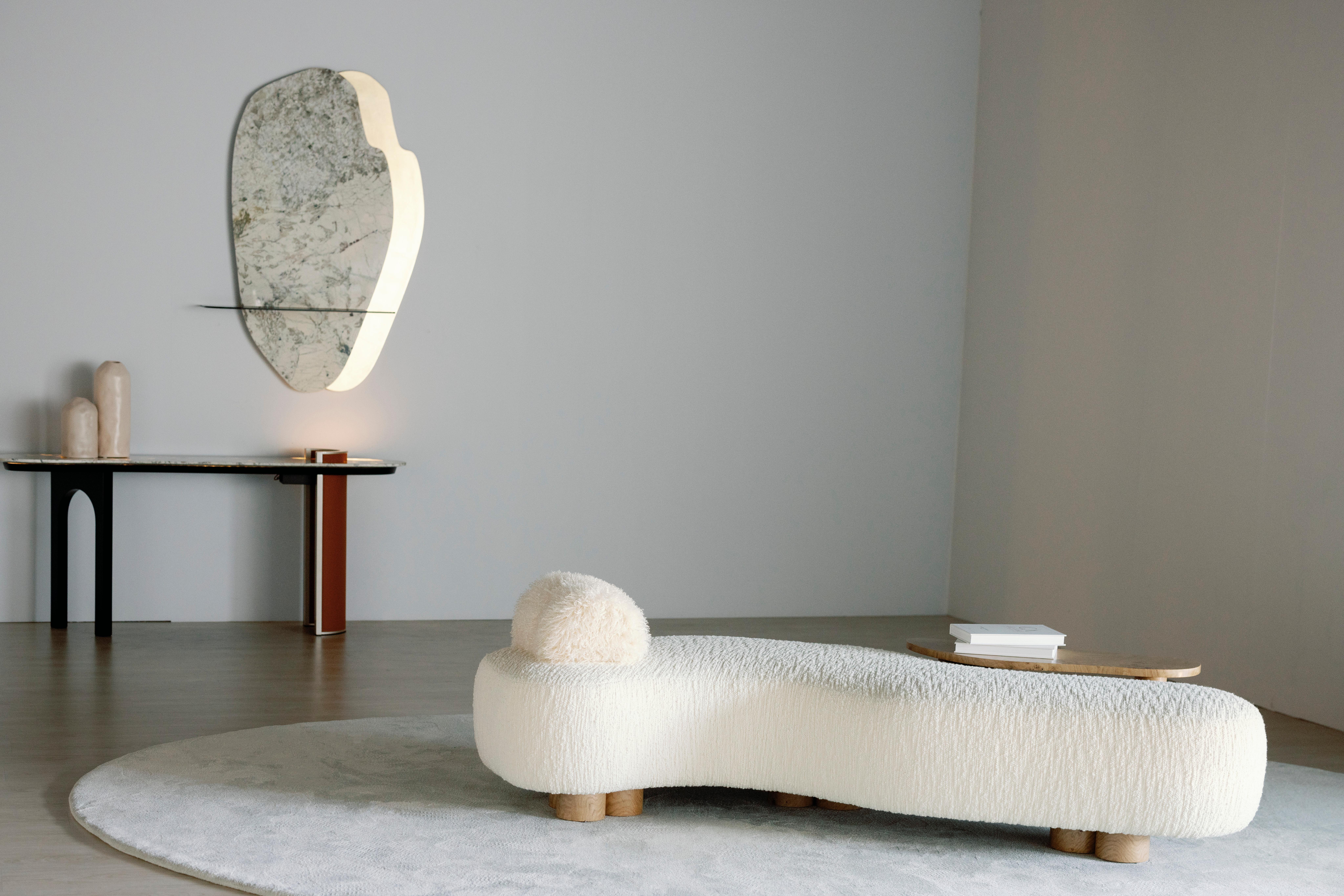 Cama de Día Minho Moderna de Mitad de Siglo, Nubuck, Calacatta Viola, Manzana Verde Hecha a Mano Hecho a mano en venta