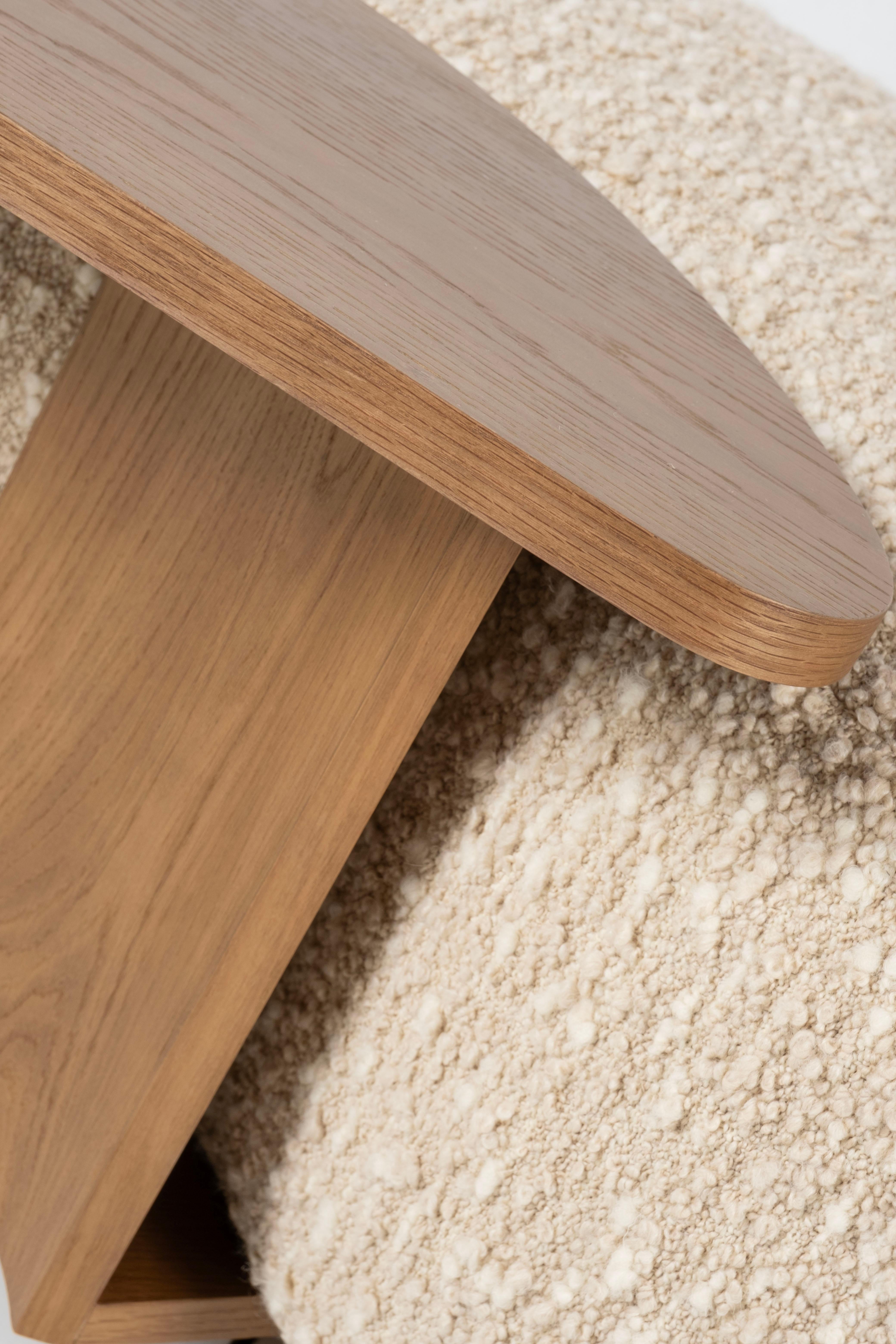 Cama de día Minho moderna de mediados de siglo, lana bouclé, roble, hecha a mano por Greenapple en venta 4