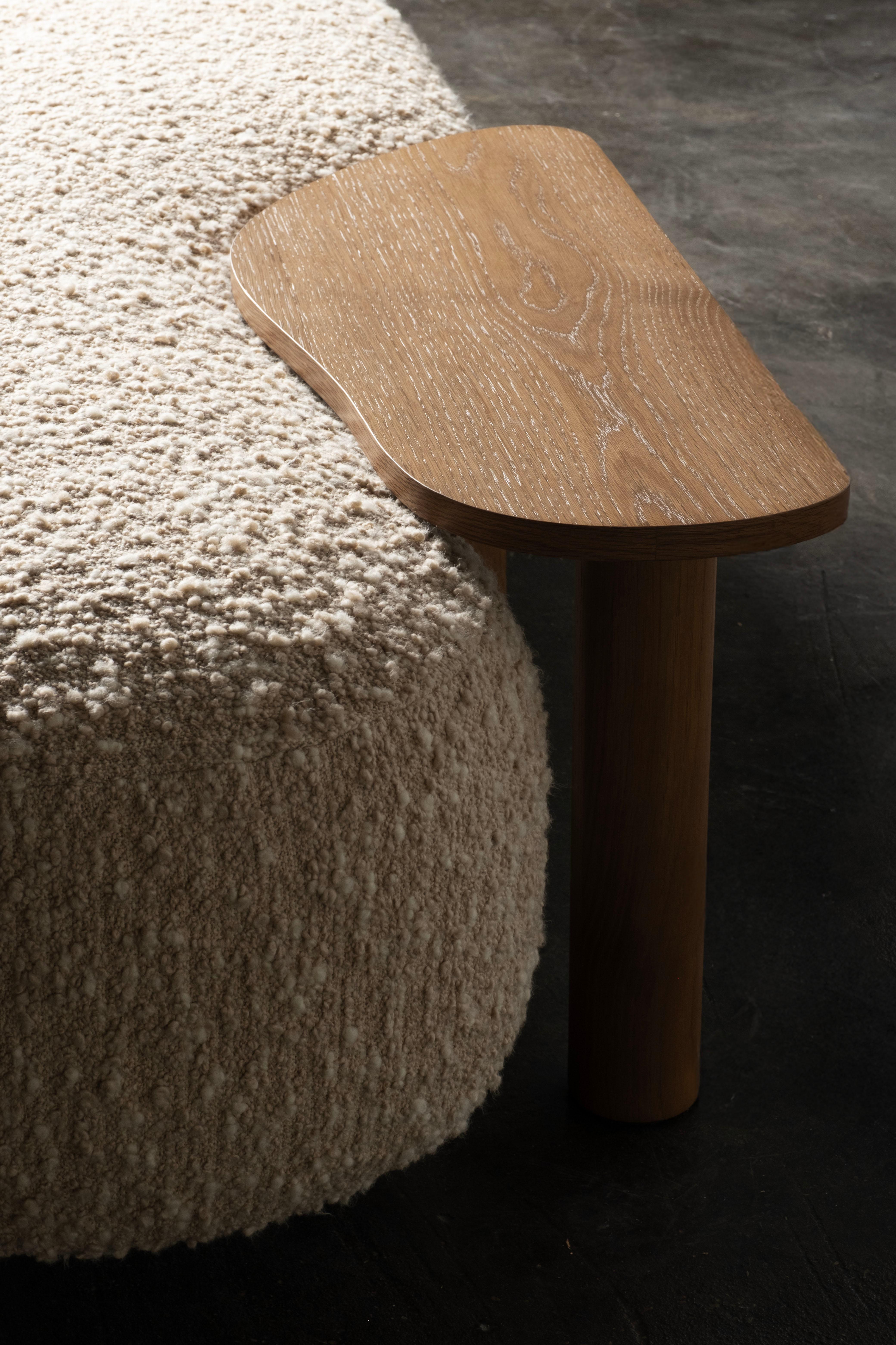Cama de día Minho moderna de mediados de siglo, lana bouclé, roble, hecha a mano por Greenapple en venta 8