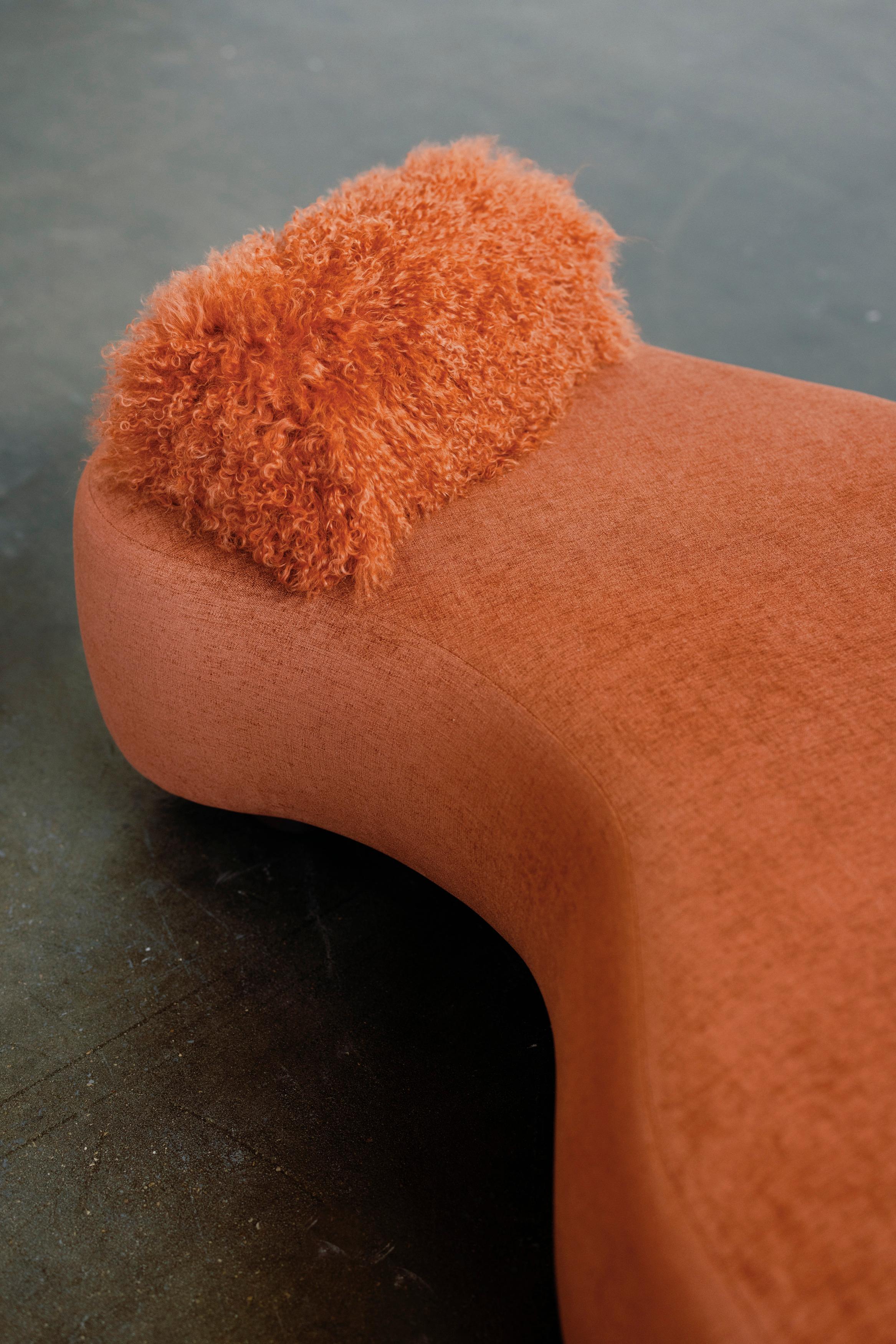 Lit de jour The Modernsity, laine, noyer, fausse fourrure, fait à la main par Greenapple en vente 8