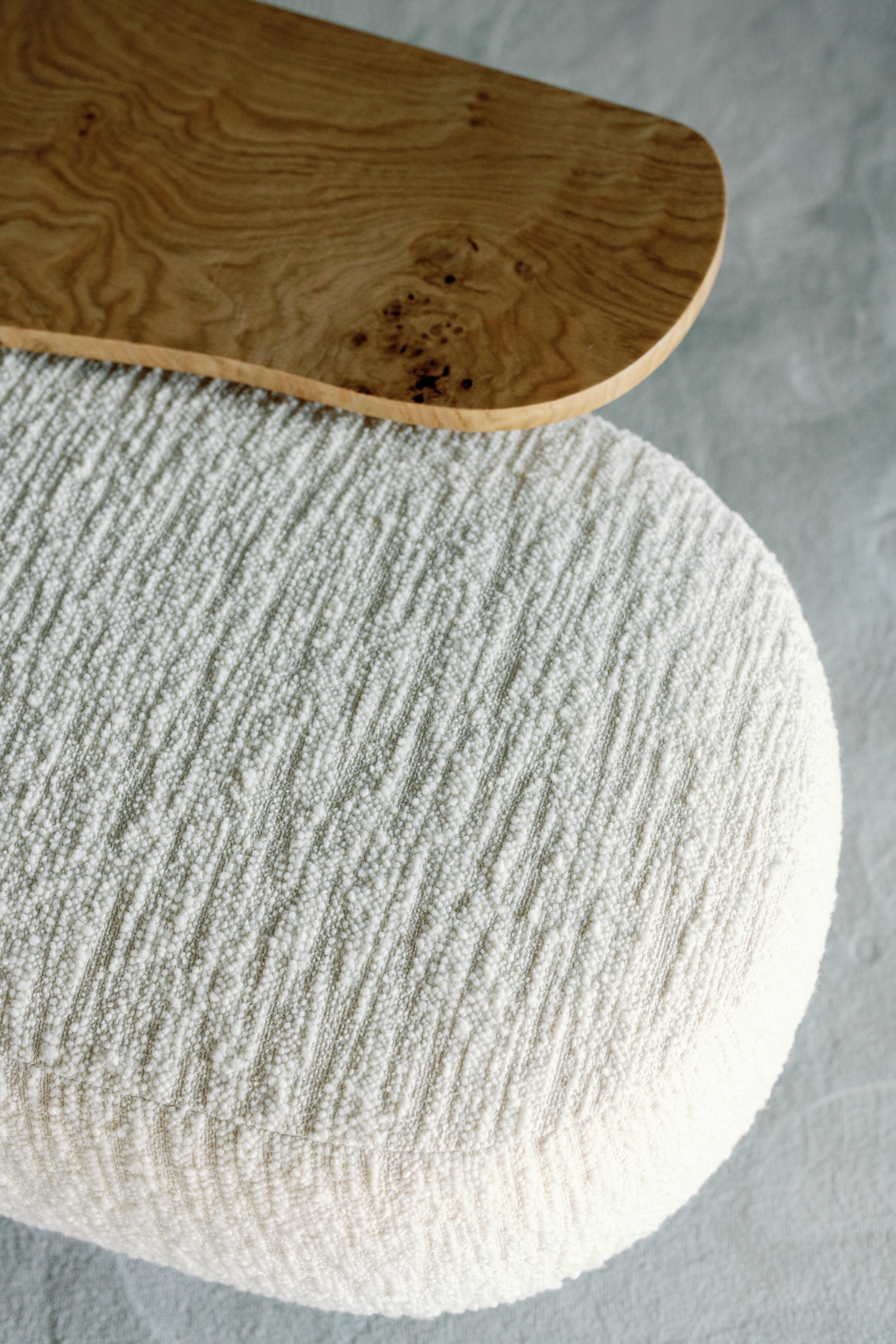 Lit de jour Minho moderne du milieu du siècle, laine bouclée, Oak Roots, fait à la main par The Moderns en vente 7