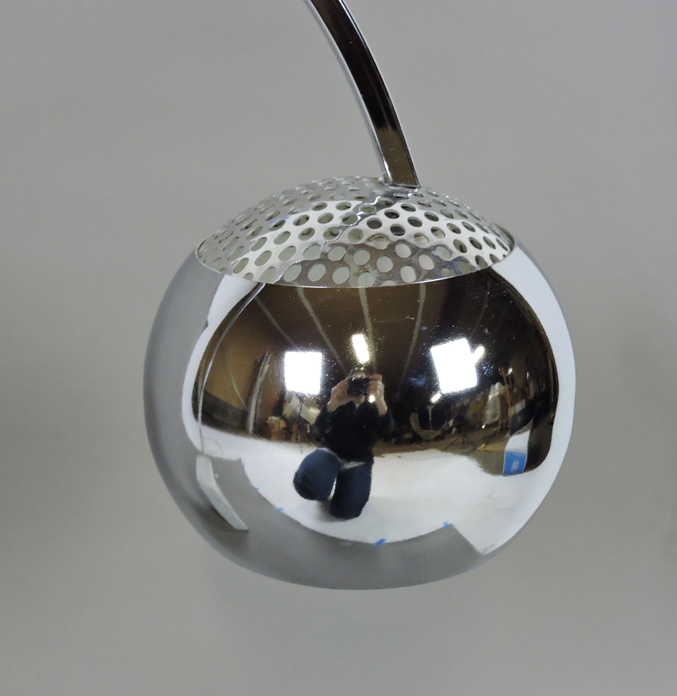 Moderne Mini-Arco-Tischlampe aus Marmor und Chrom aus der Mitte des Jahrhunderts, Castiglioni-Stil im Angebot 3