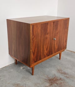 Mid Century Modern Mini Bar Cabinet with beautiful walnut veneer, Denmark 1960s