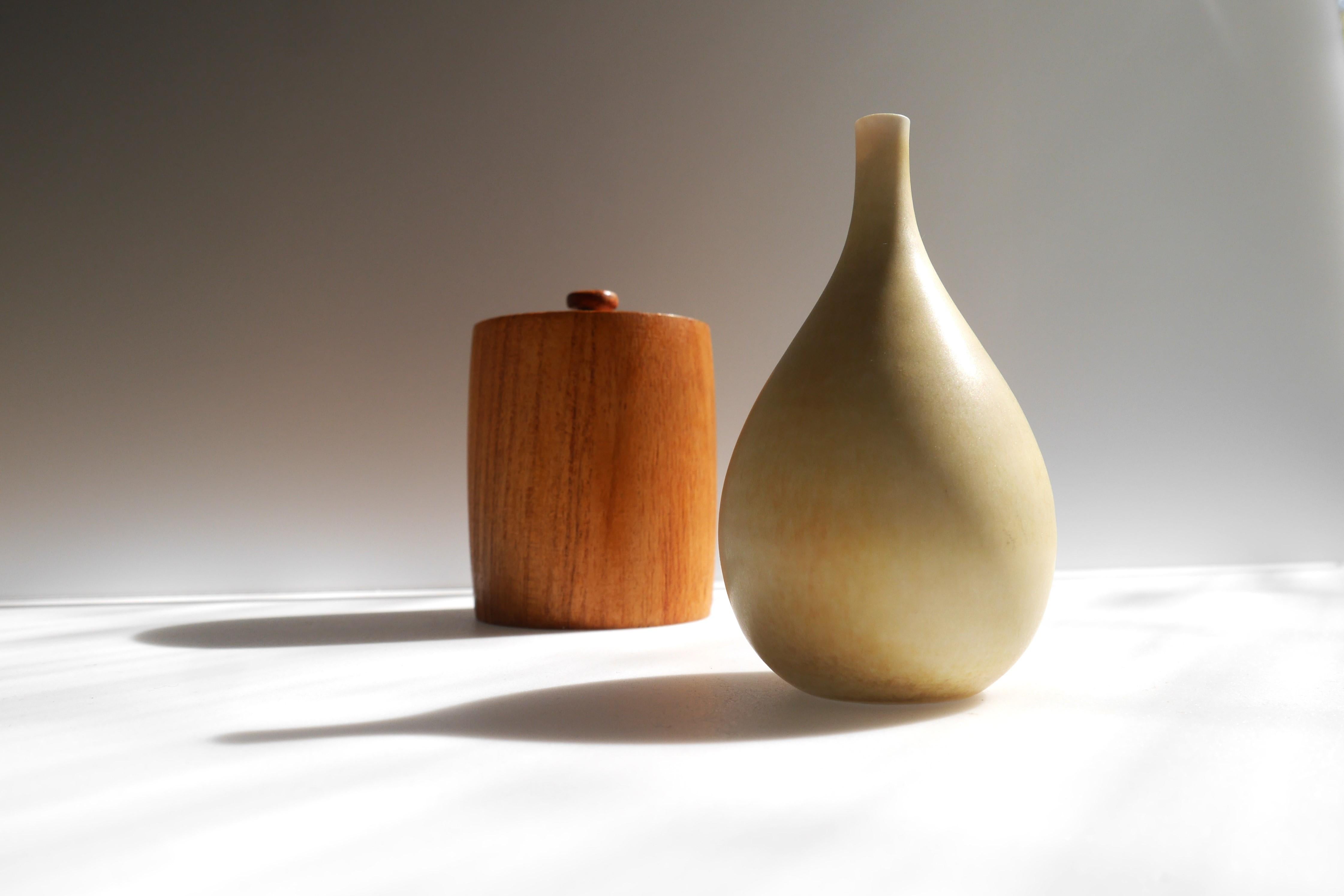 Céramique Vase miniature moderne du milieu du siècle « Castrol » de Swen Wejsfeldt, Gustavsberg en vente