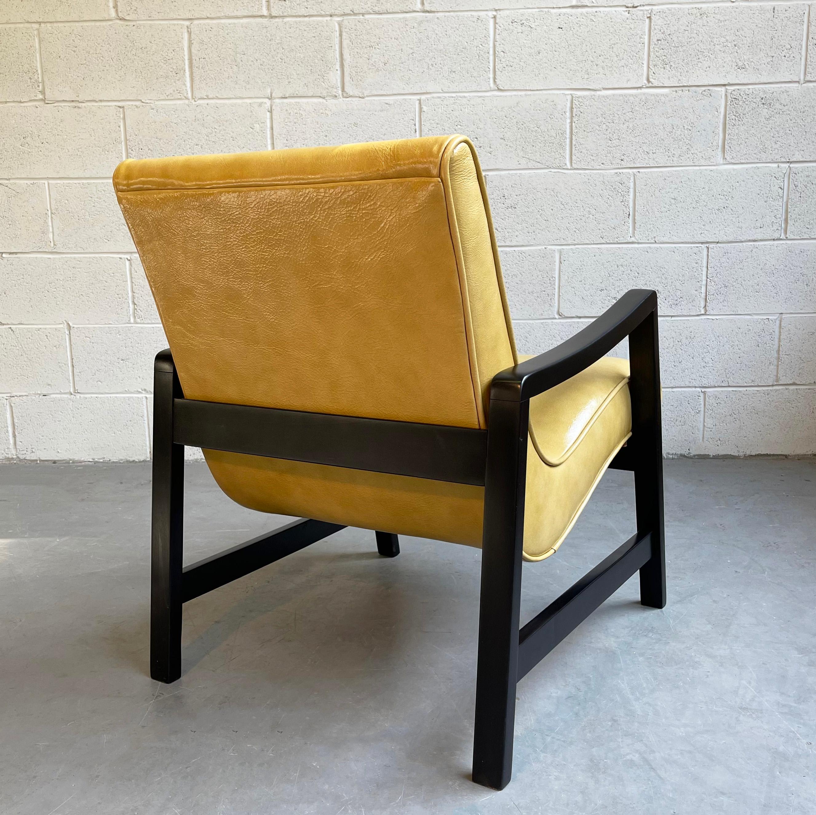 Lacquered Mid-Century Modern Scoop Leather Lounge Chair By Jens Risom For Knoll For Sale