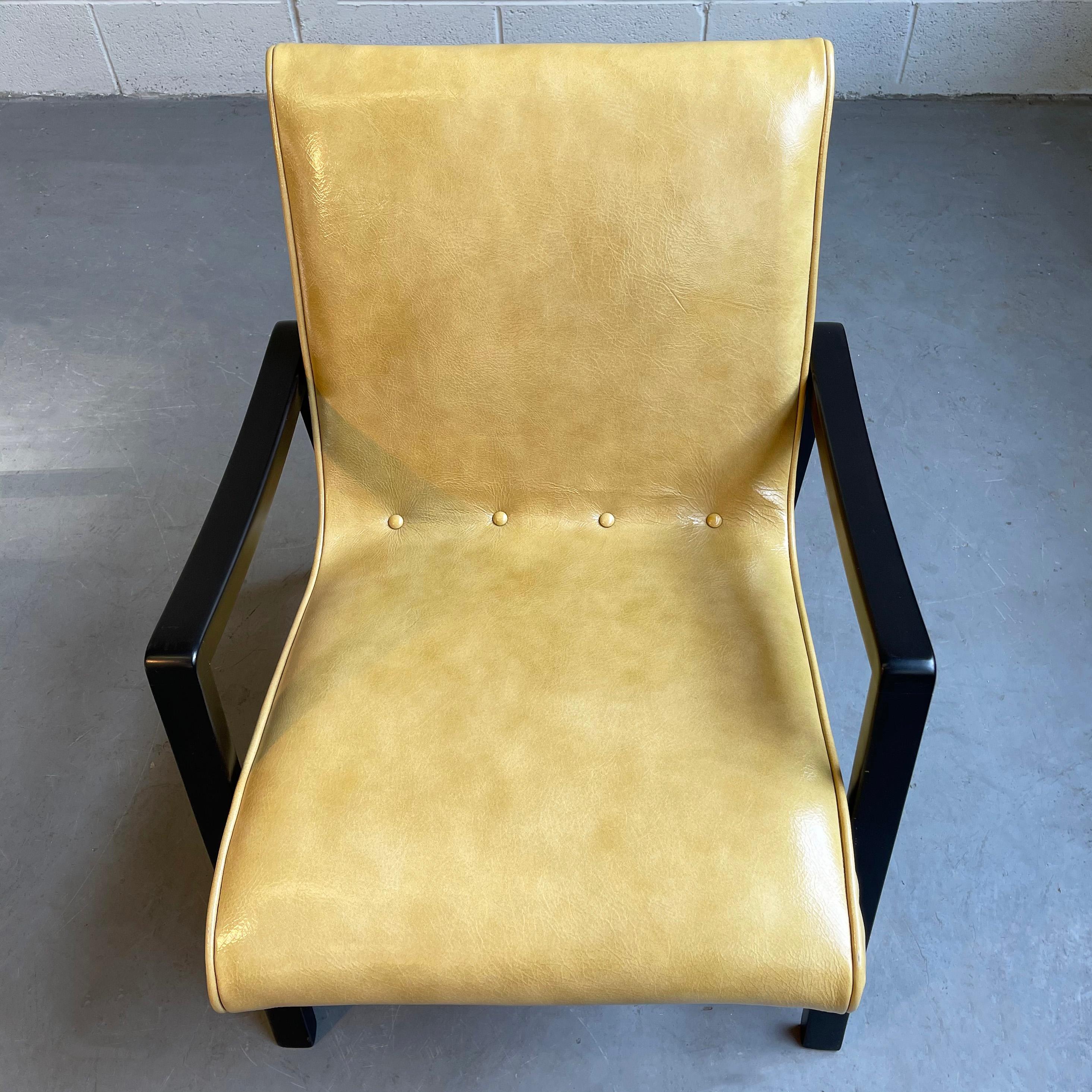 Mid-Century Modern Scoop Leather Lounge Chair By Jens Risom For Knoll In Good Condition For Sale In Brooklyn, NY