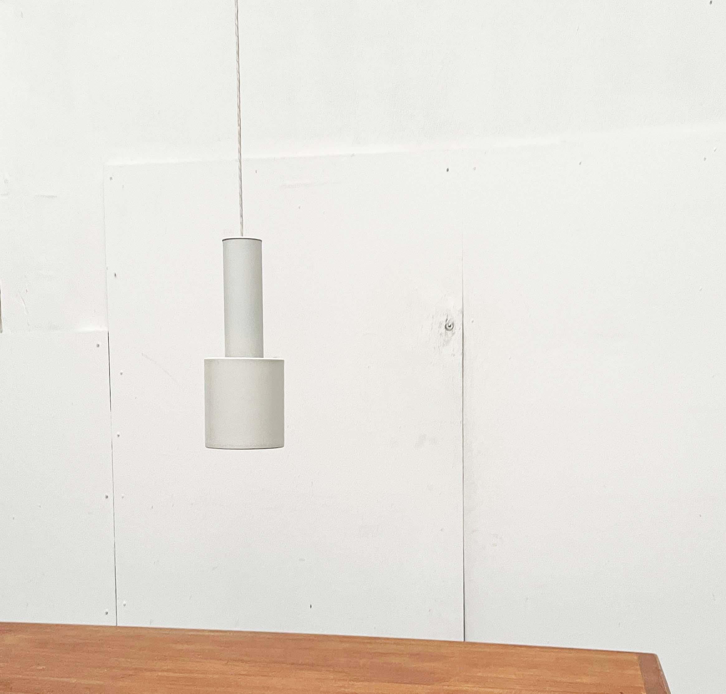 Ciondolo minimalista moderno di metà secolo A110 in metallo Alvar Aalto per Louis Poulsen in vendita 4