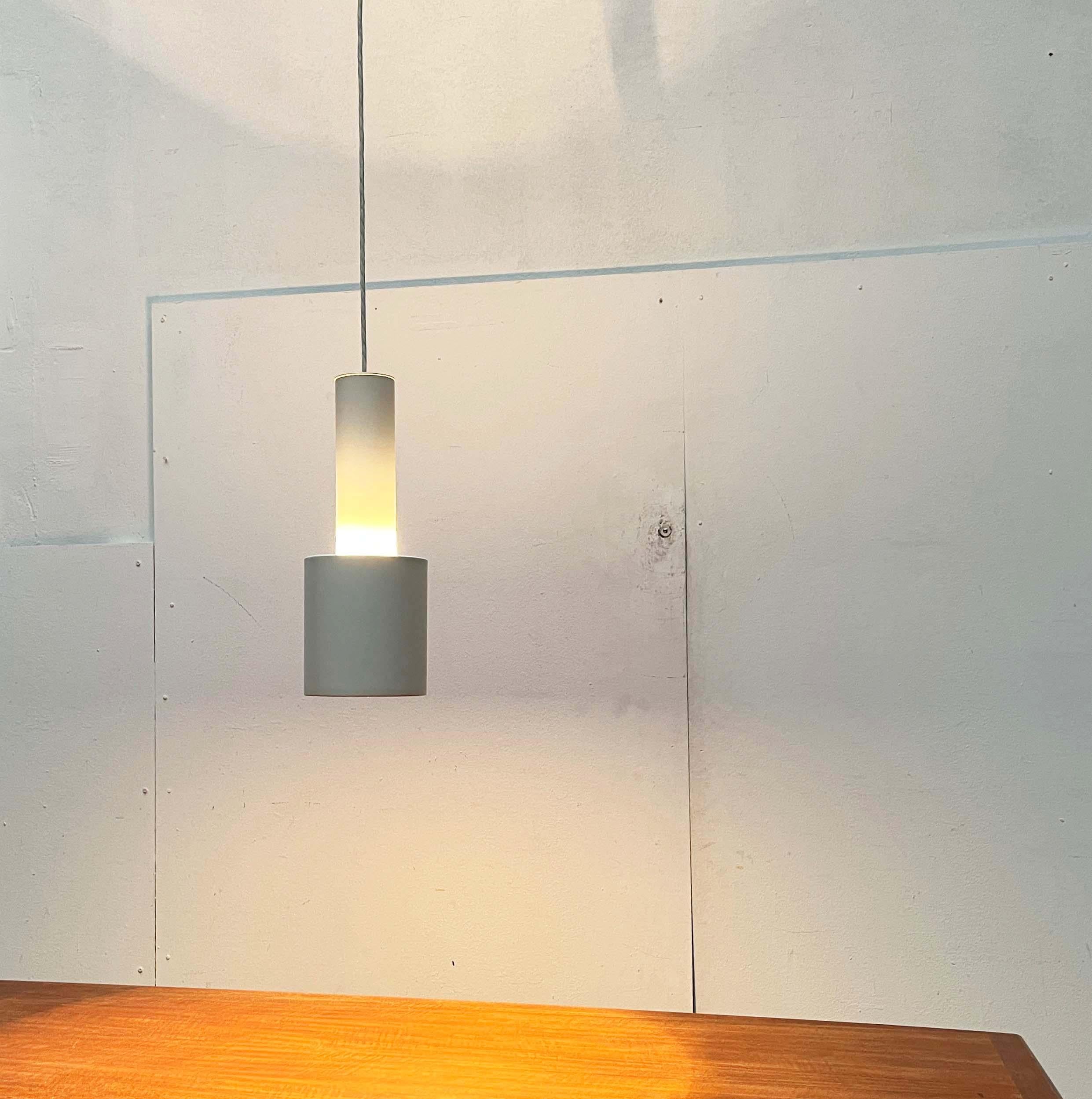 Ciondolo minimalista moderno di metà secolo A110 in metallo Alvar Aalto per Louis Poulsen in vendita 7