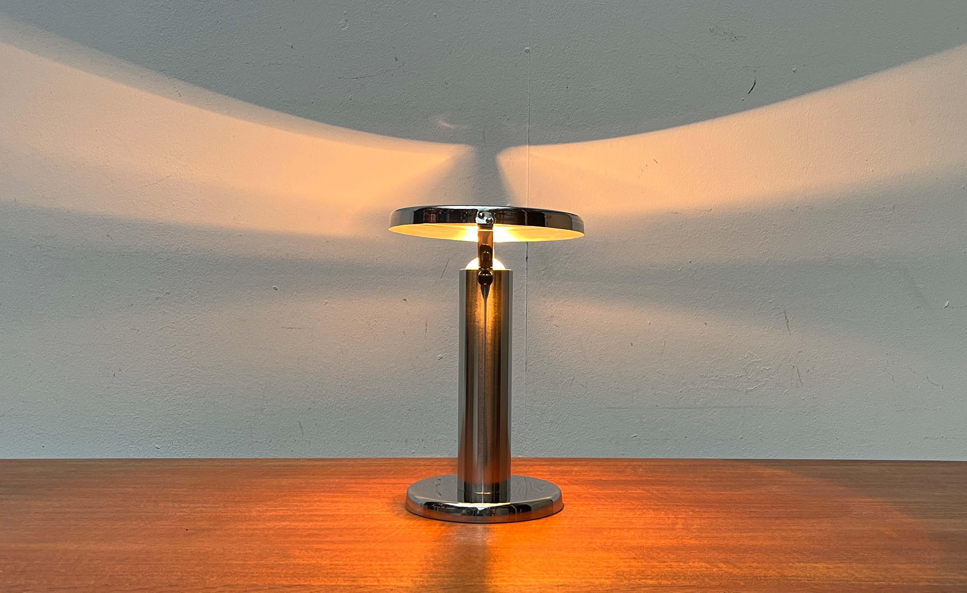 Mid-Century Modern Minimalist adjustable Table Lamp, 1960s im Angebot 4