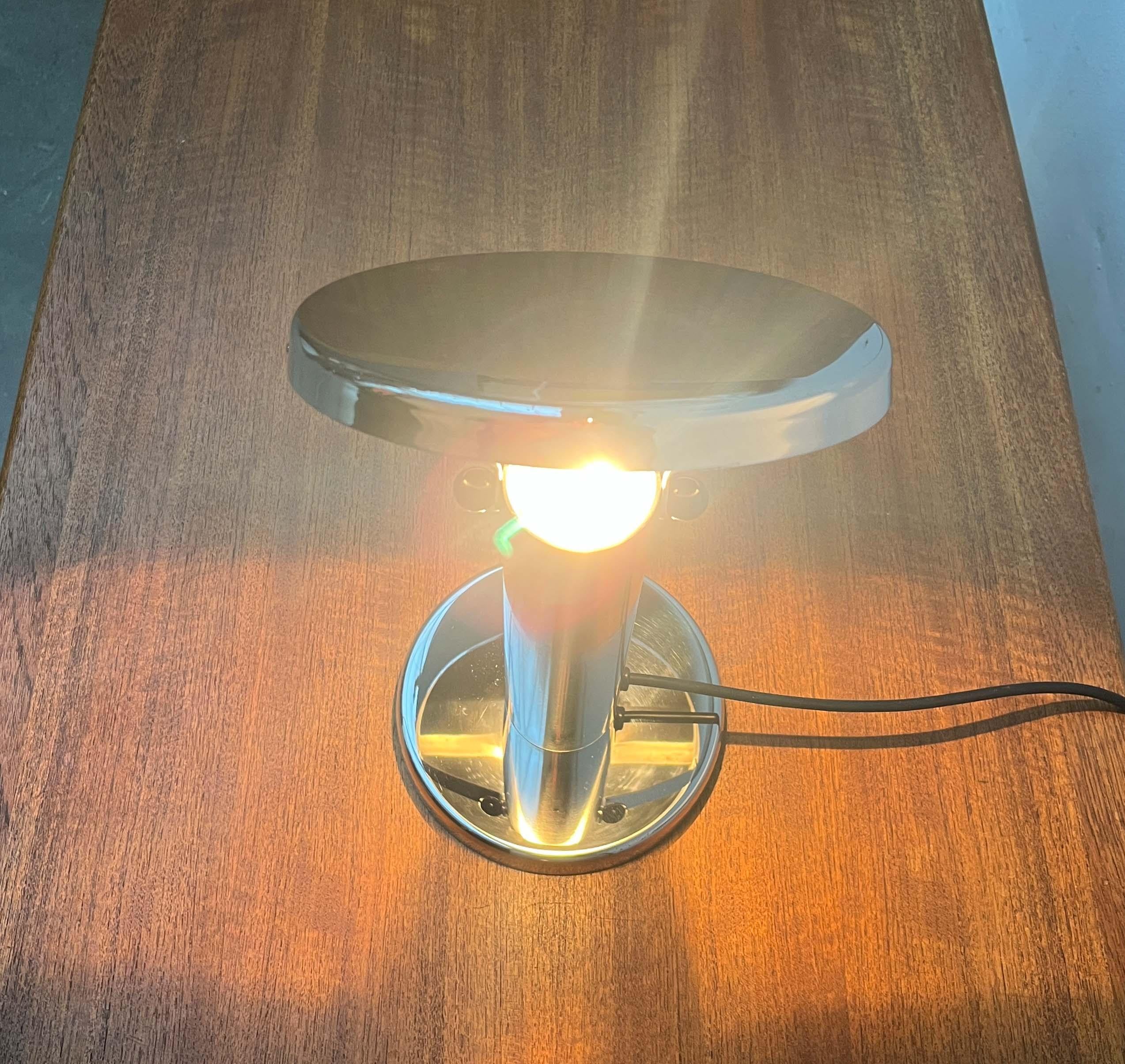 Mid-Century Modern Minimalist adjustable Table Lamp, 1960s im Angebot 10