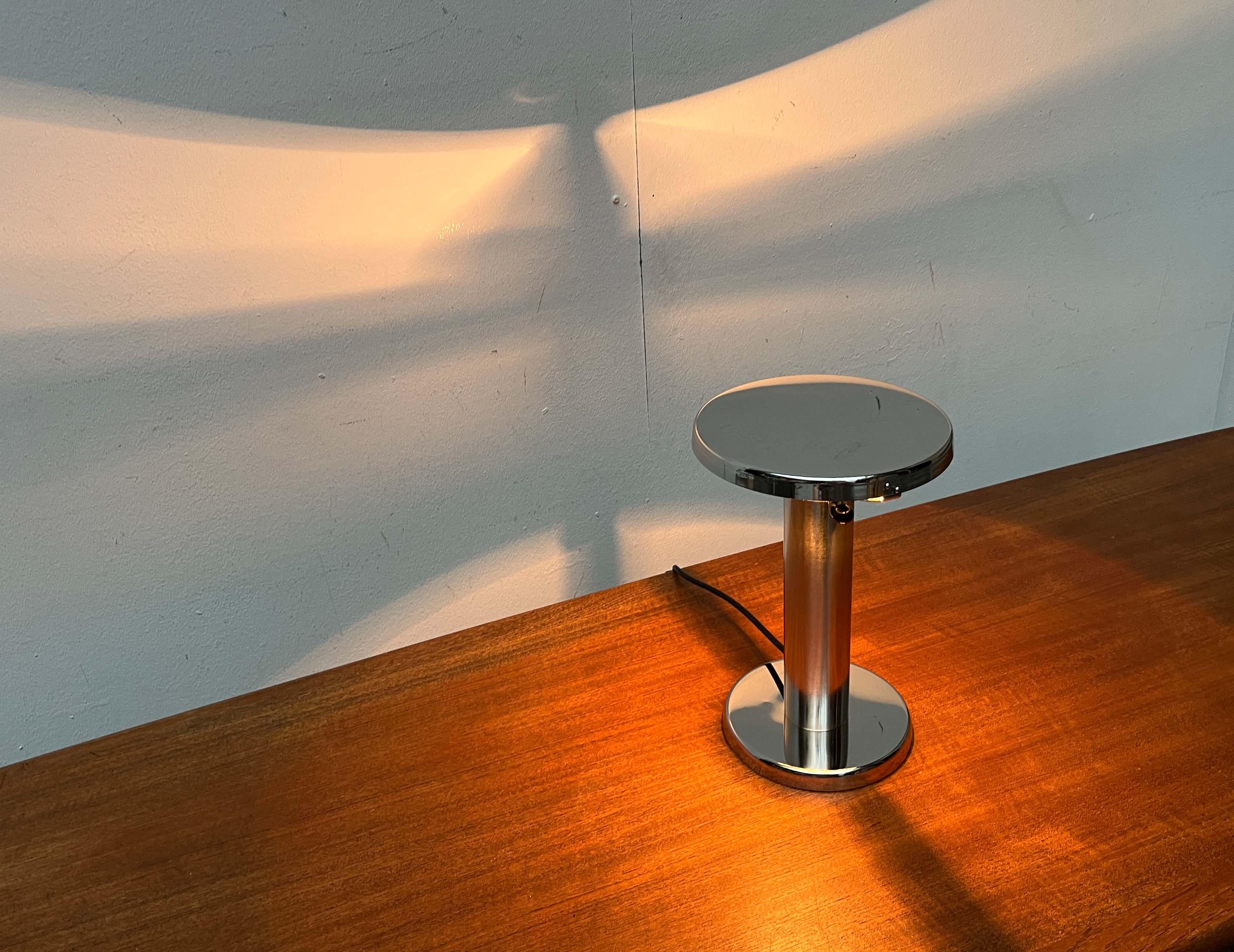 Mid-Century Modern Minimalist adjustable Table Lamp, 1960s im Angebot 12