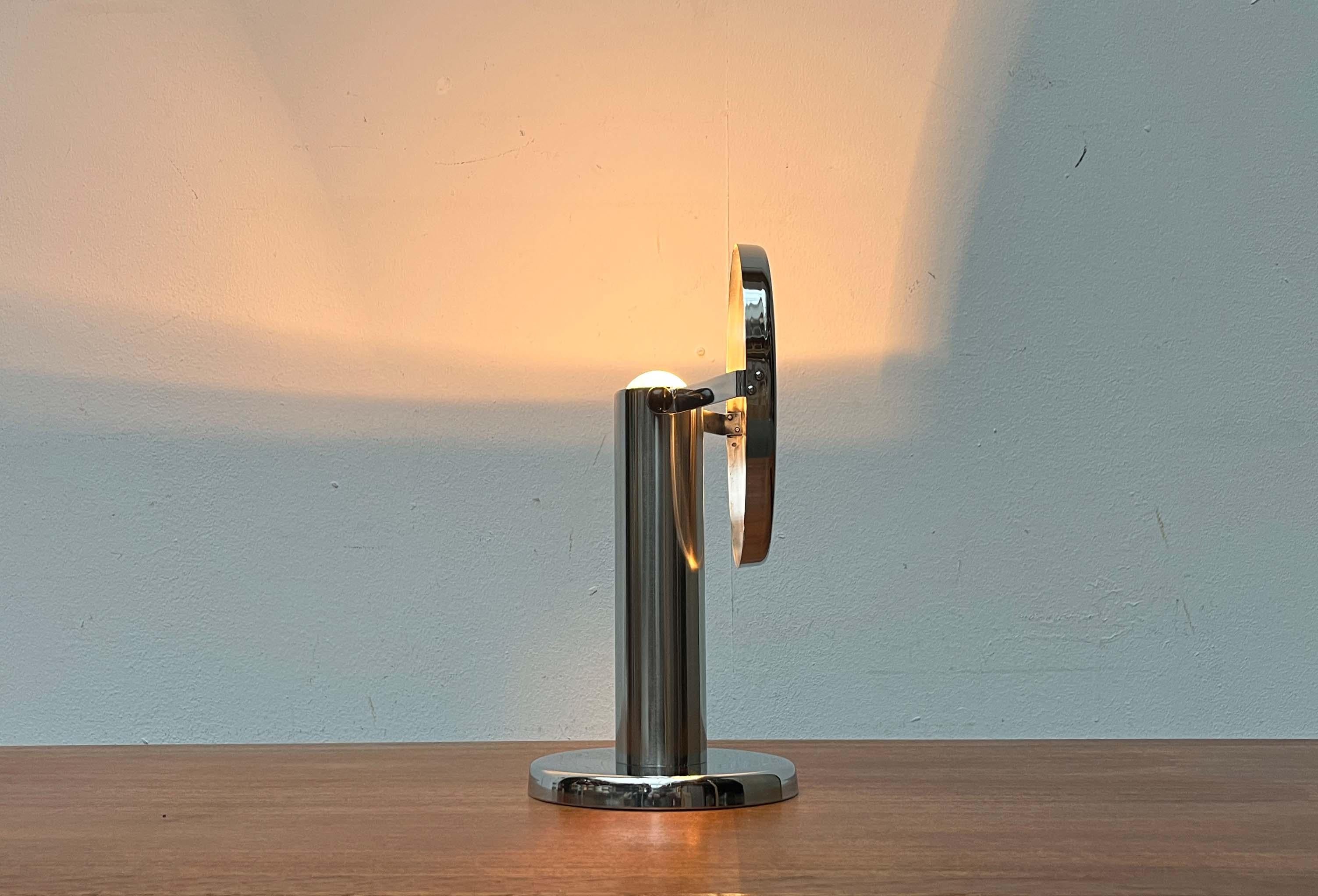 Mid-Century Modern Minimalist adjustable Table Lamp, 1960s (Moderne der Mitte des Jahrhunderts) im Angebot