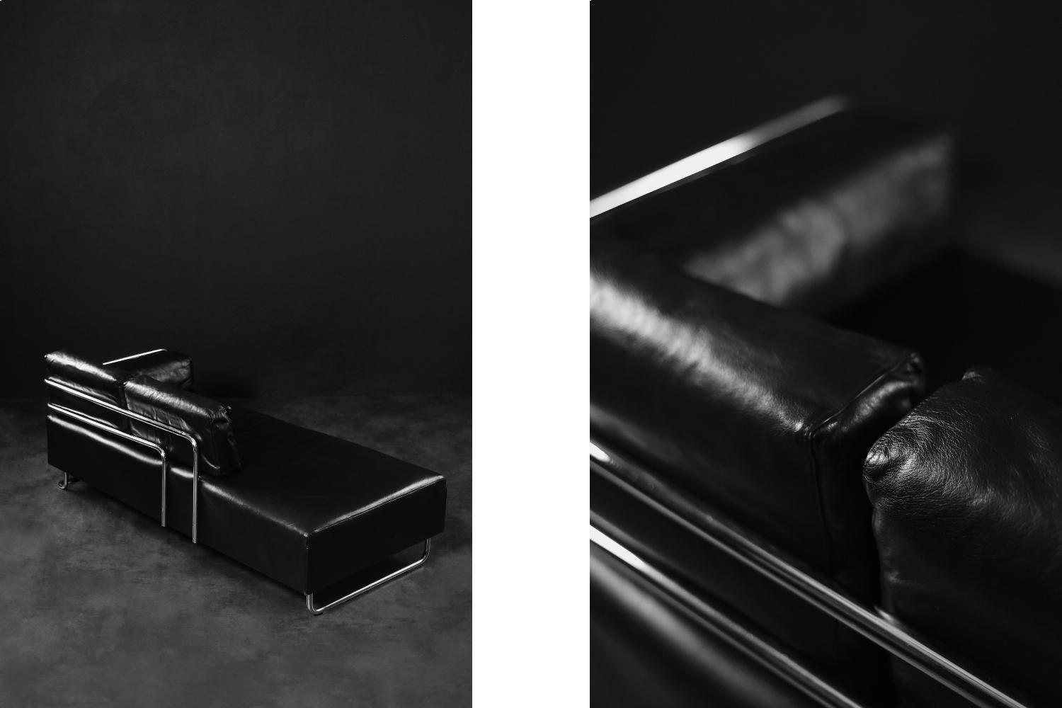German Mid-Century Modern Minimalist Black Leather Daybed Sofa with Tubular Steel Frame
