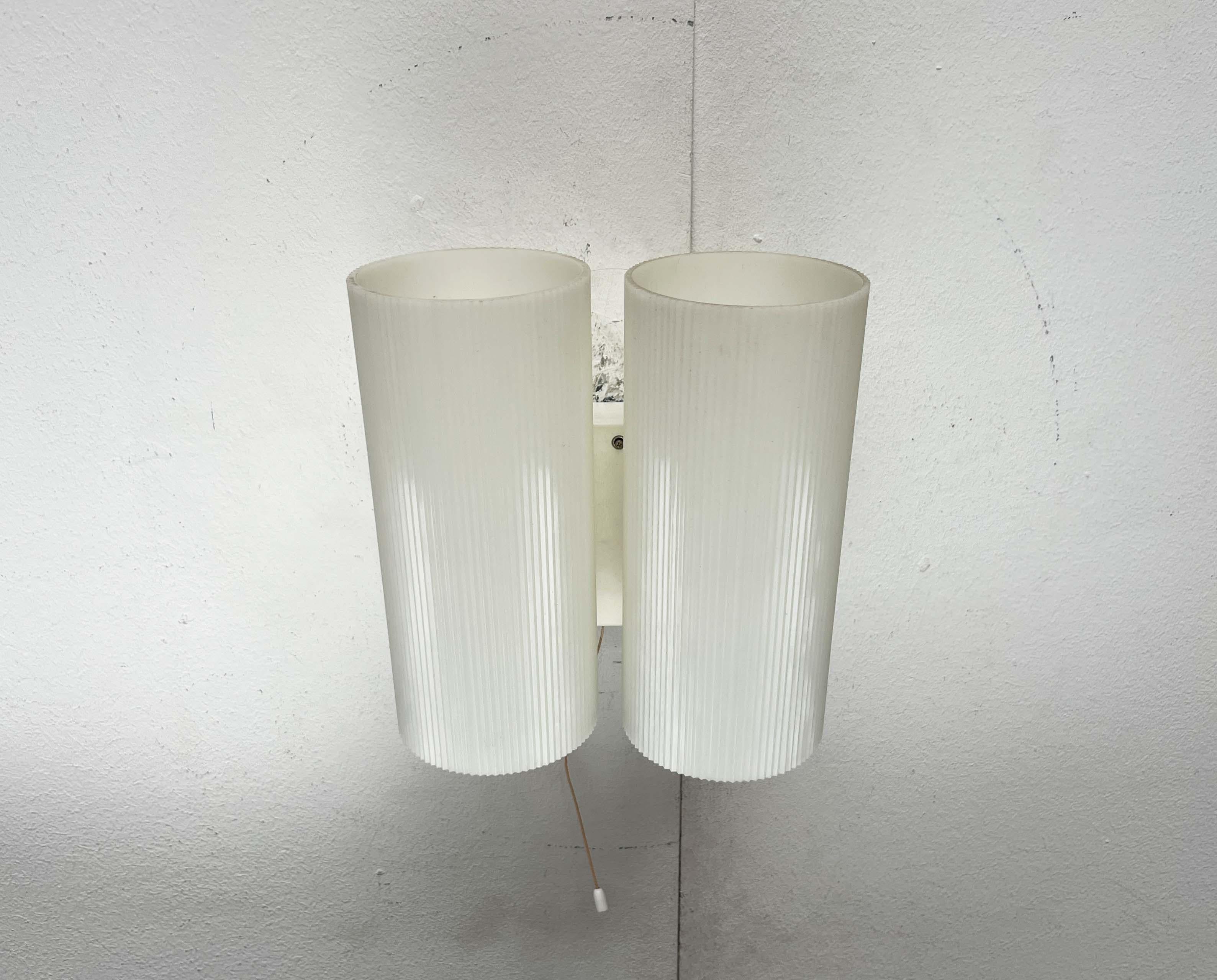 Lámpara de pared doble minimalista moderna de mediados de siglo de Erco, Alemania, años 60 en venta 4