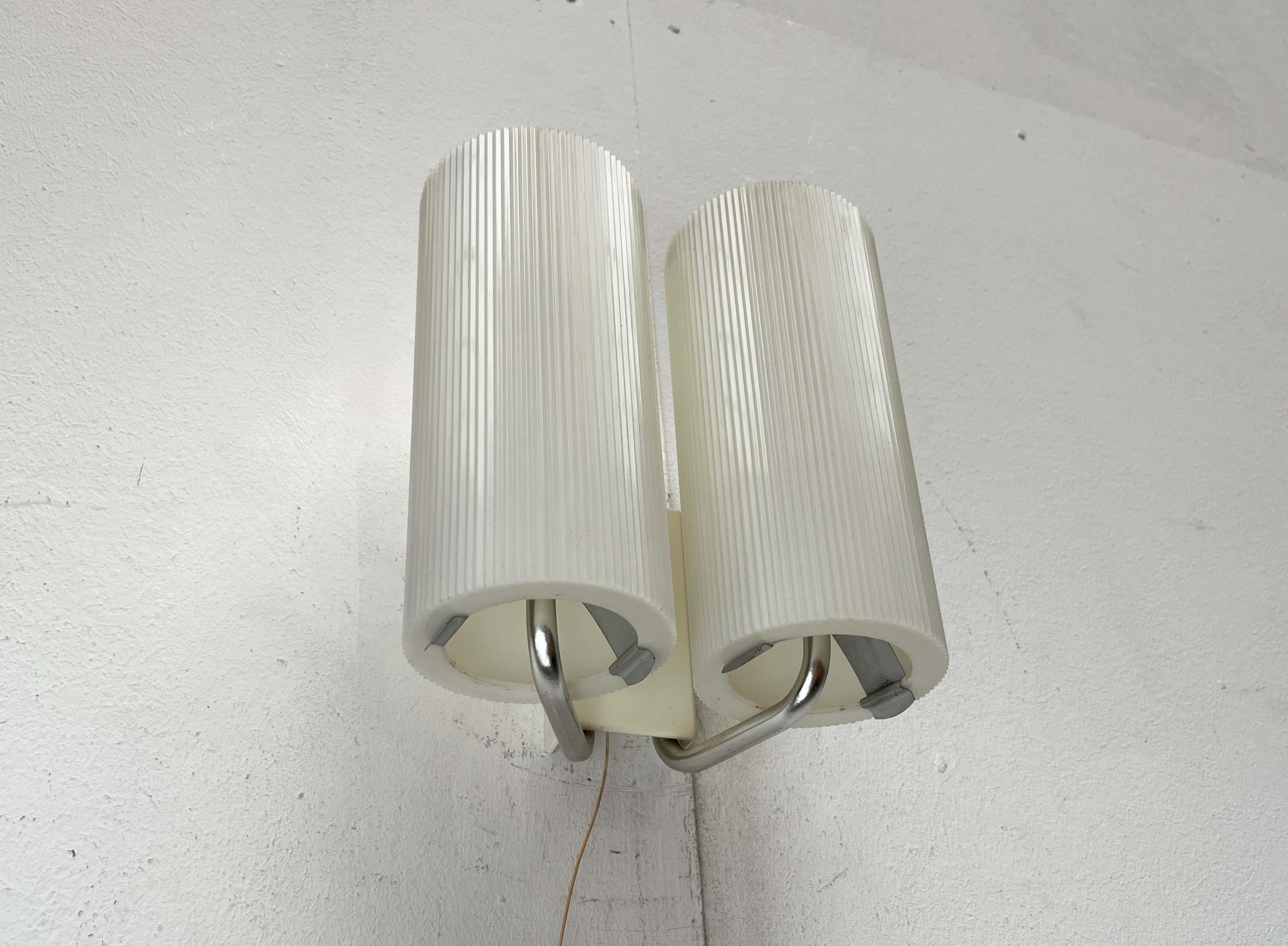 Lámpara de pared doble minimalista moderna de mediados de siglo de Erco, Alemania, años 60 en venta 8