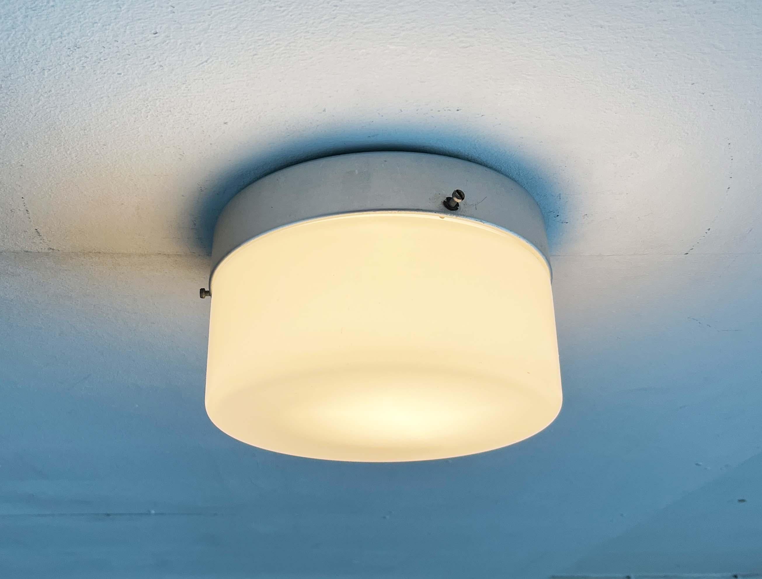 Empotrable minimalista moderno de mediados de siglo SLO Sähköliikkeiden Oy Finlandia Años 60 en venta 3