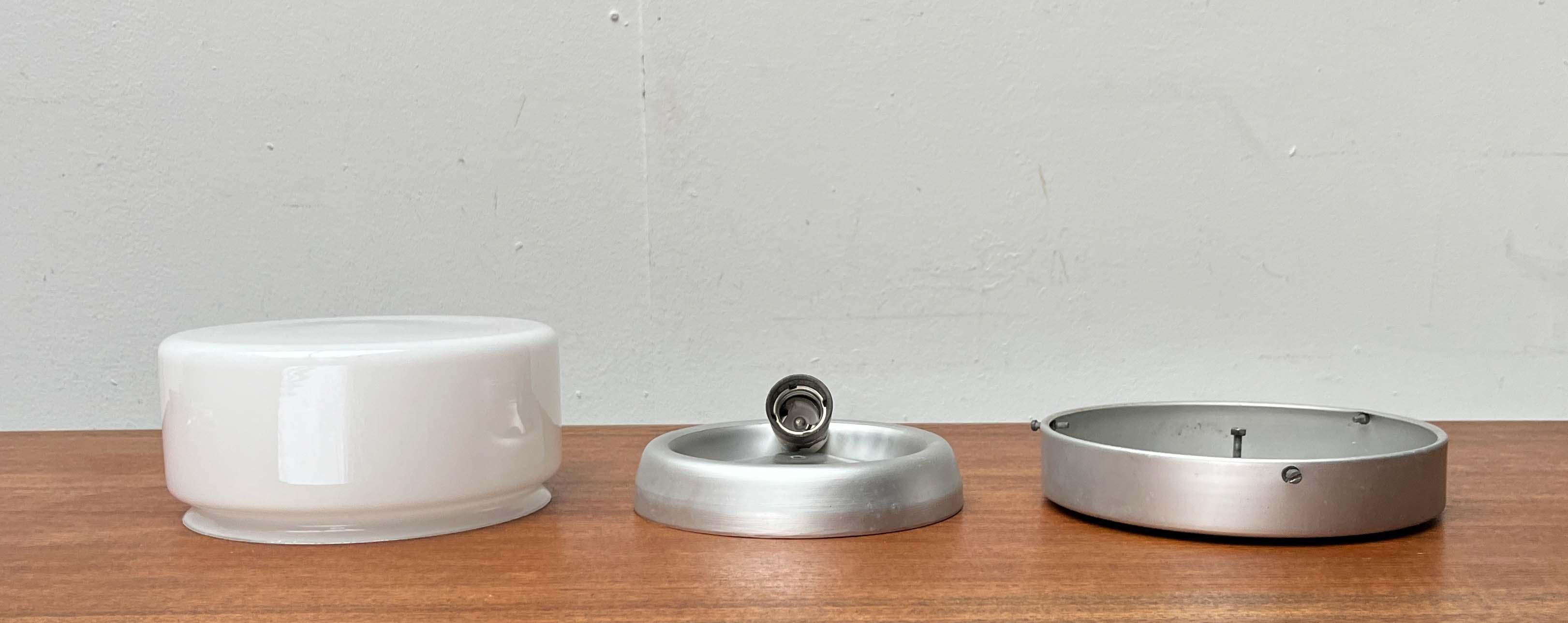 Empotrable minimalista moderno de mediados de siglo SLO Sähköliikkeiden Oy Finlandia Años 60 en venta 1