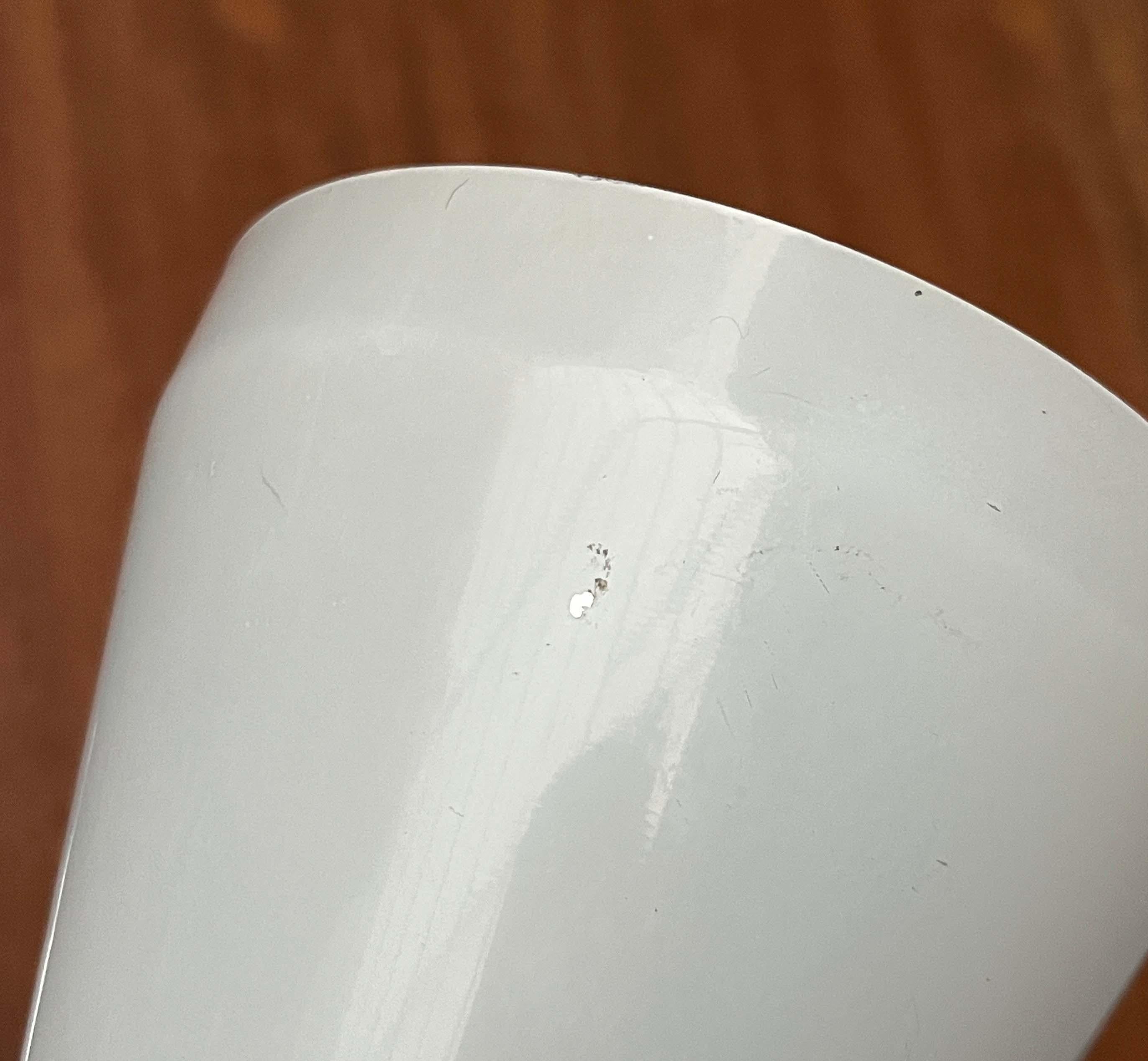 Lámpara de Sobremesa Minimalista de Embudo Moderno de Mediados de Siglo, Años 60 en venta 12