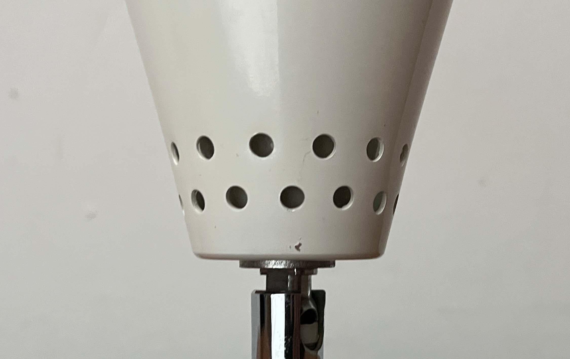 Lámpara de Sobremesa Minimalista de Embudo Moderno de Mediados de Siglo, Años 60 en venta 2