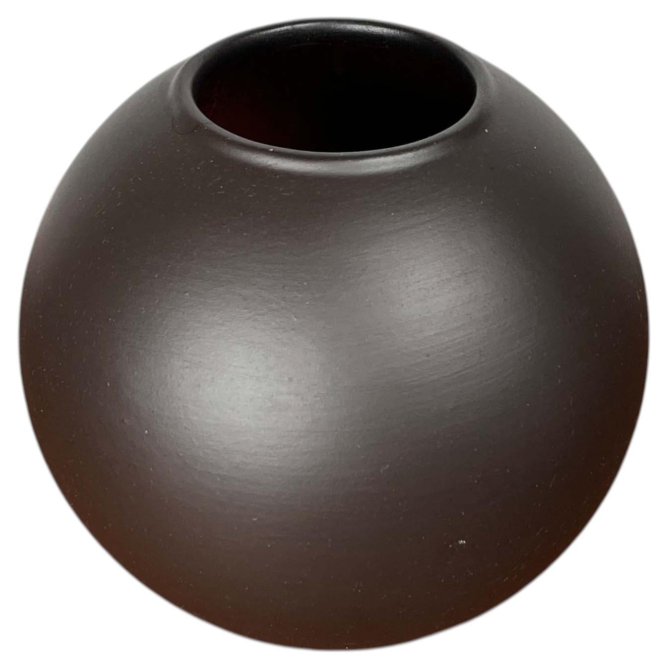Vaso sferico in terracotta “Terra-Sigillata” di Wormser, stile minimalista moderno di metà secolo, Germania