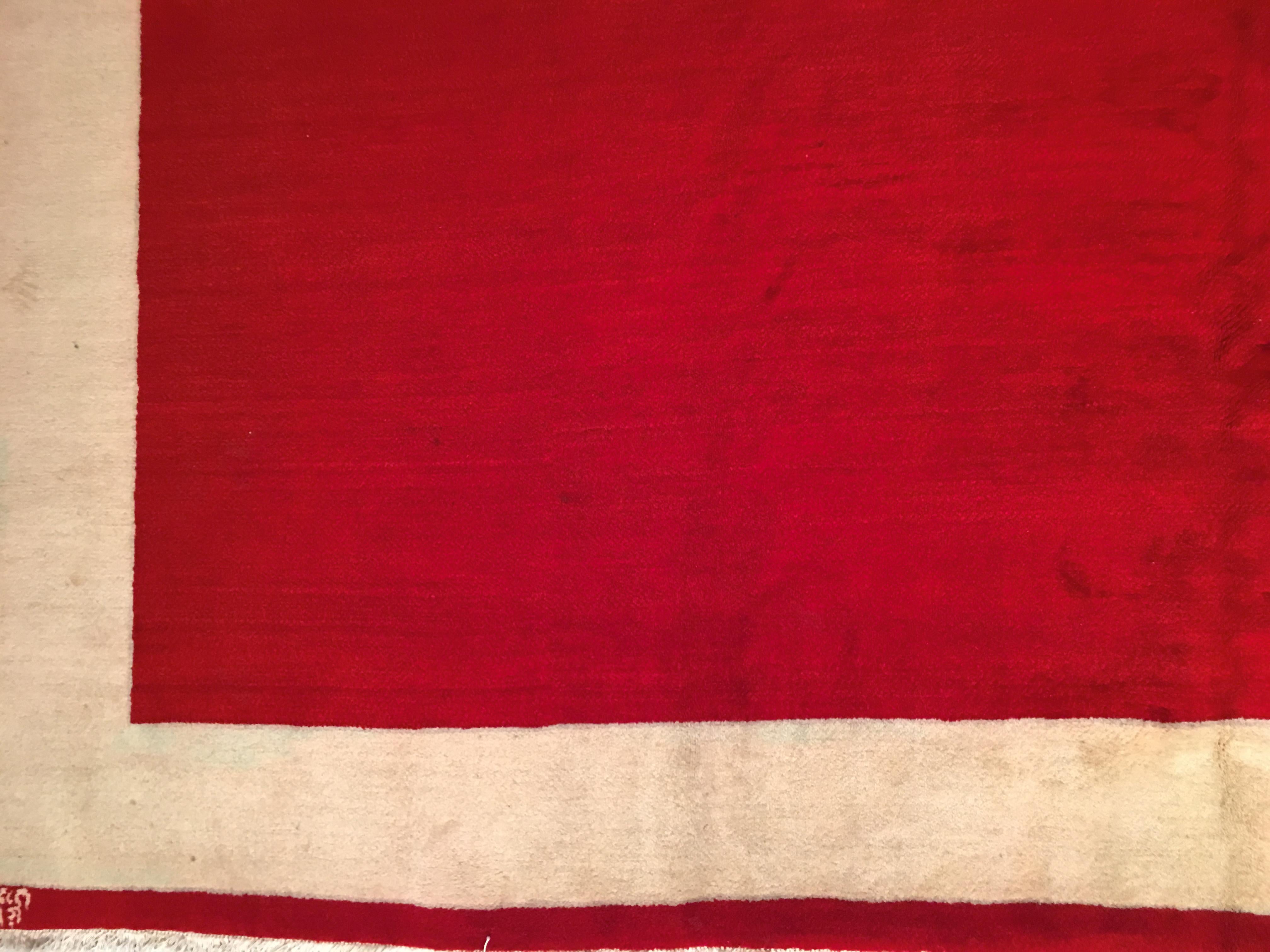 Minimalismo Tappeto quadrato grande rosso indiano minimalista di metà secolo con monogrammi LS in vendita